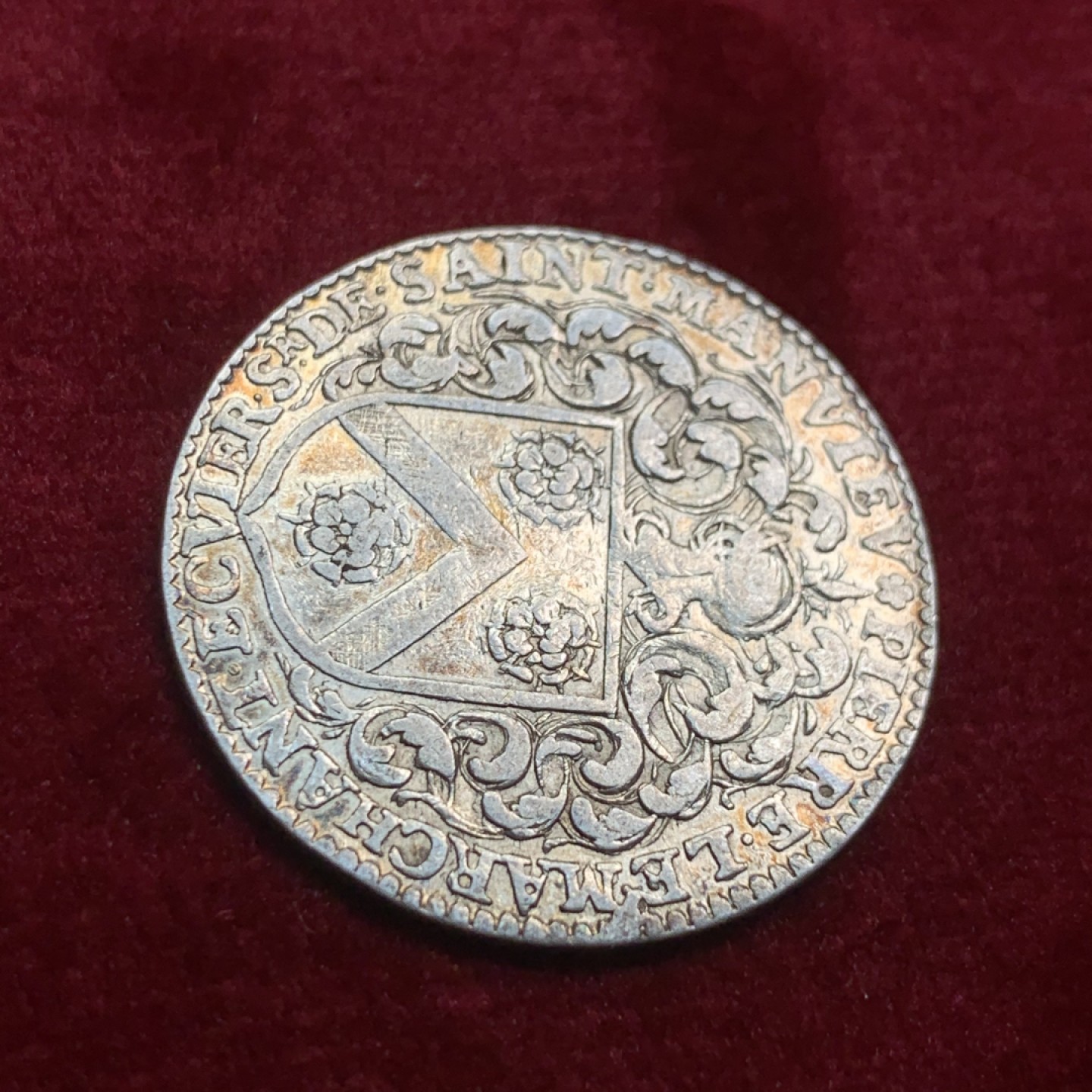《竞宝斋》第54场-本周日，周一2场连拍（全场不限金额包邮） 法国1627年圆形银代币 非常少见路易十三时期代币 27毫米 5.7克
