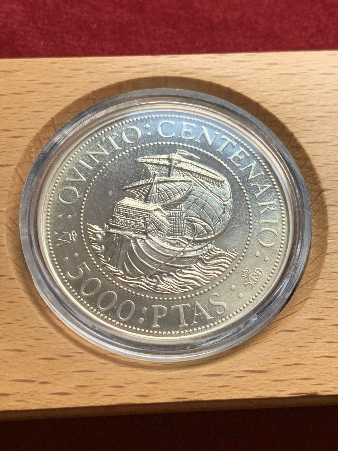 《竞宝斋》第54场-本周日，周一2场连拍（全场不限金额包邮） 获奖币 原木盒 西班牙 1989年 大帆船 5000比塞塔 精制大银币 54克