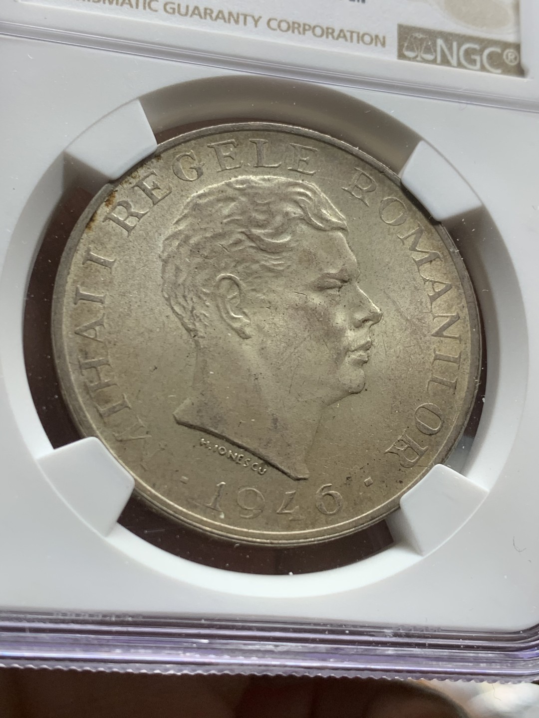 《竞宝斋》第54场-本周日，周一2场连拍（全场不限金额包邮） NGC-MS63 罗马尼亚 1946年 100000列伊 大银币 淡彩粉光 非常漂亮