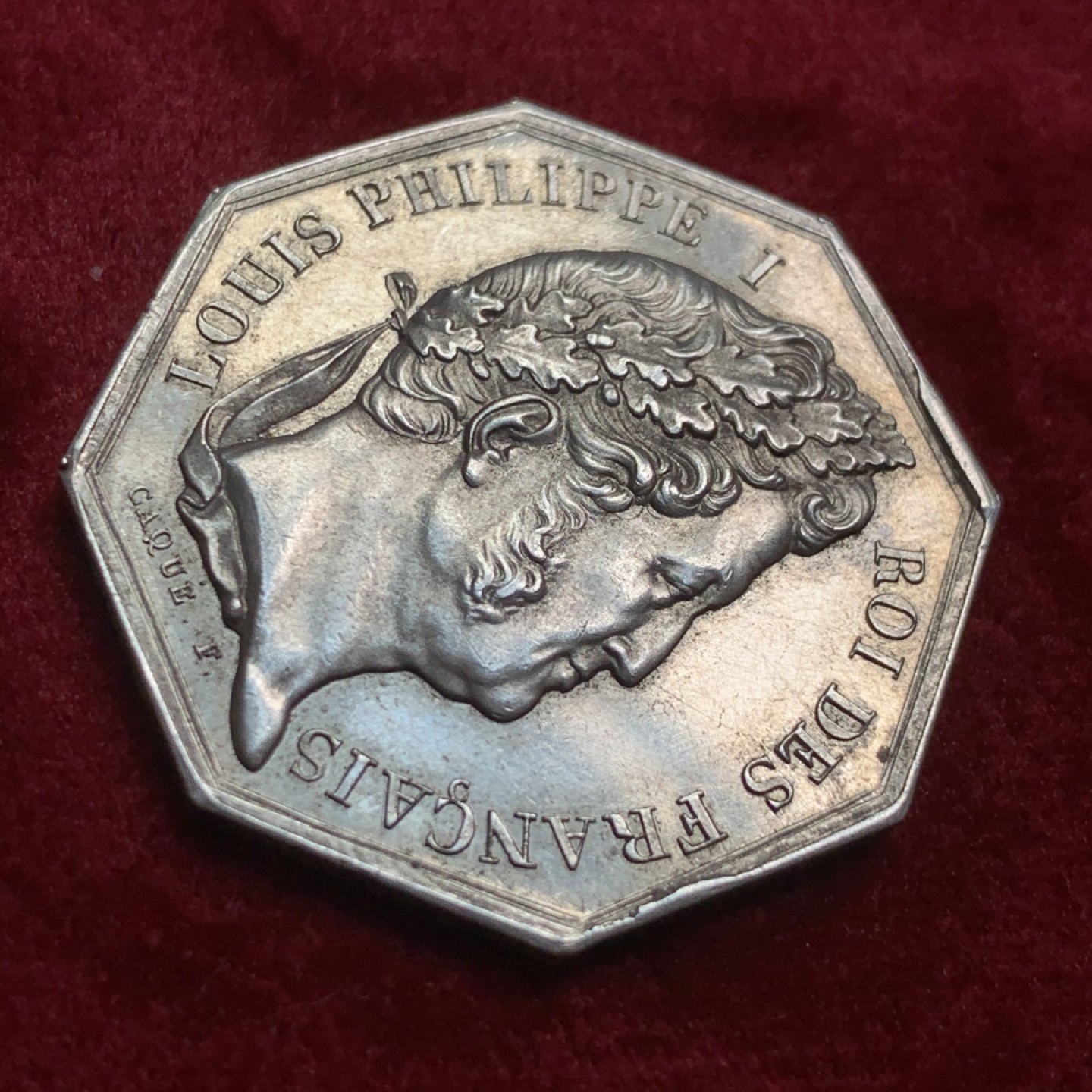 《竞宝斋》第54场-本周日，周一2场连拍（全场不限金额包邮） 法国路易菲利普八角银代币 unc好品 早期手指边铭 30.5毫米 13.3克