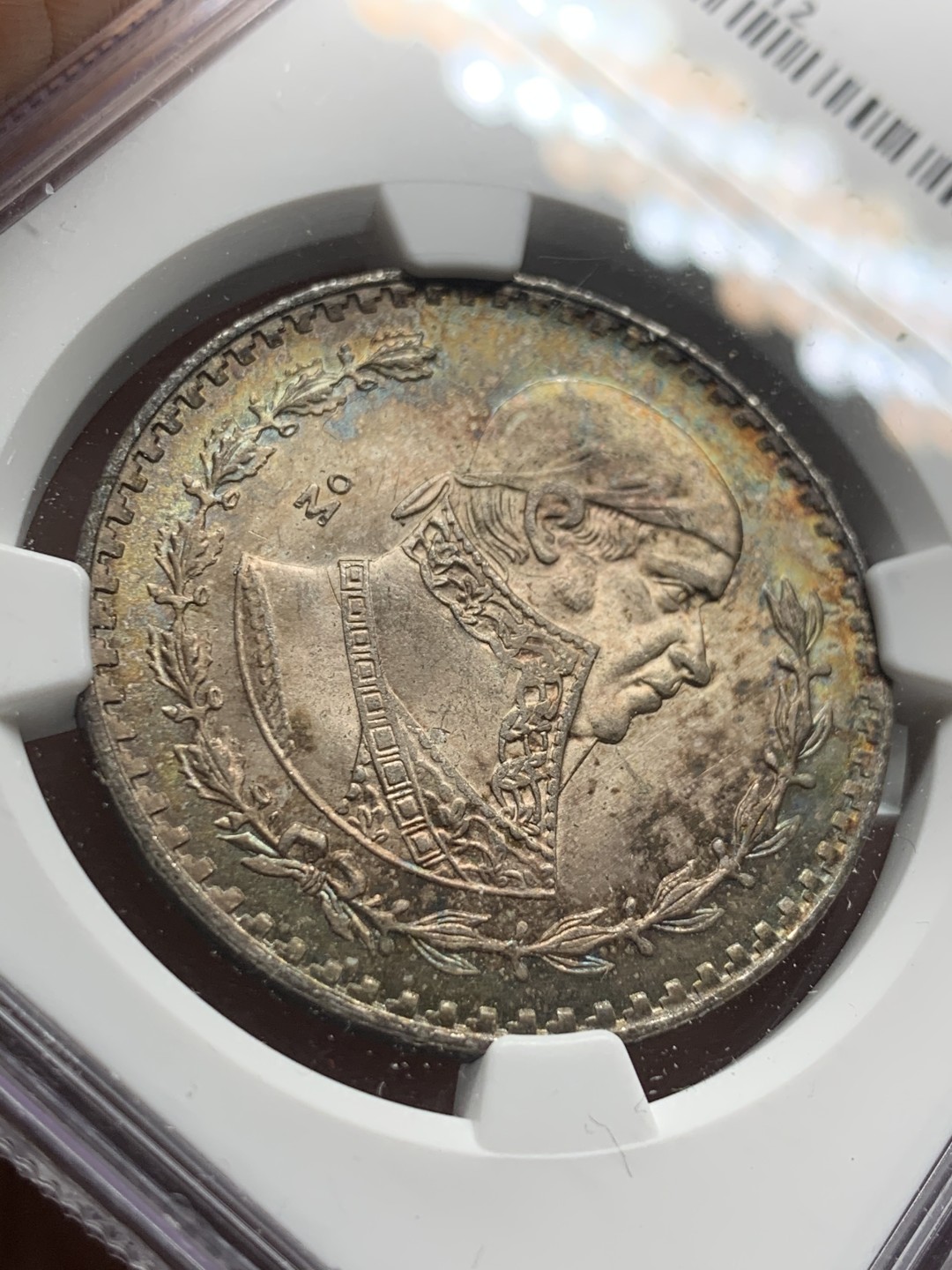 《竞宝斋》第54场-本周日，周一2场连拍（全场不限金额包邮） NGC-MS64 墨西哥 1965年 1比塞塔 银币 五彩包浆 非常漂亮