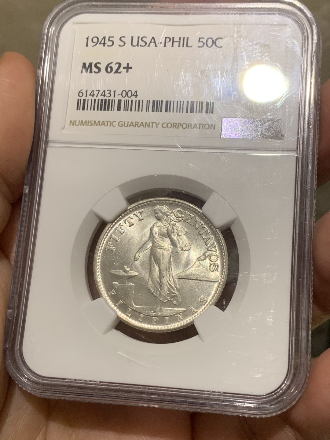 《竞宝斋》第54场-本周日，周一2场连拍（全场不限金额包邮） NGC-MS62+ 美属菲律宾 1945年 S版 打铁女神 50分 银币 底板和光度都不错