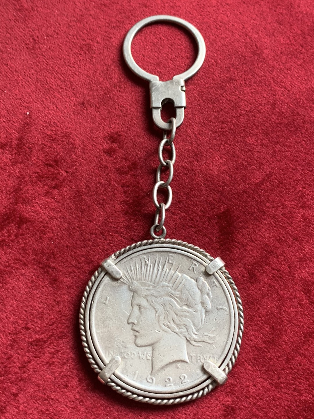 《竞宝斋》第54场-本周日，周一2场连拍（全场不限金额包邮） 美国 1922年 和平 大银币 钥匙扣