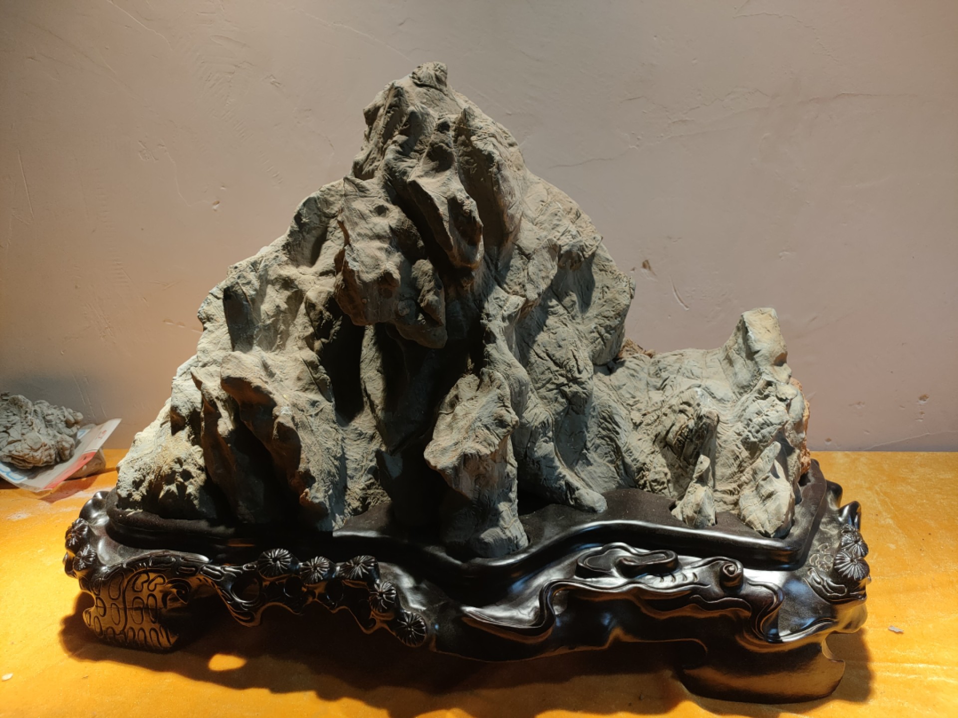 中国四大名石灵璧石，山峰石，家有靠山