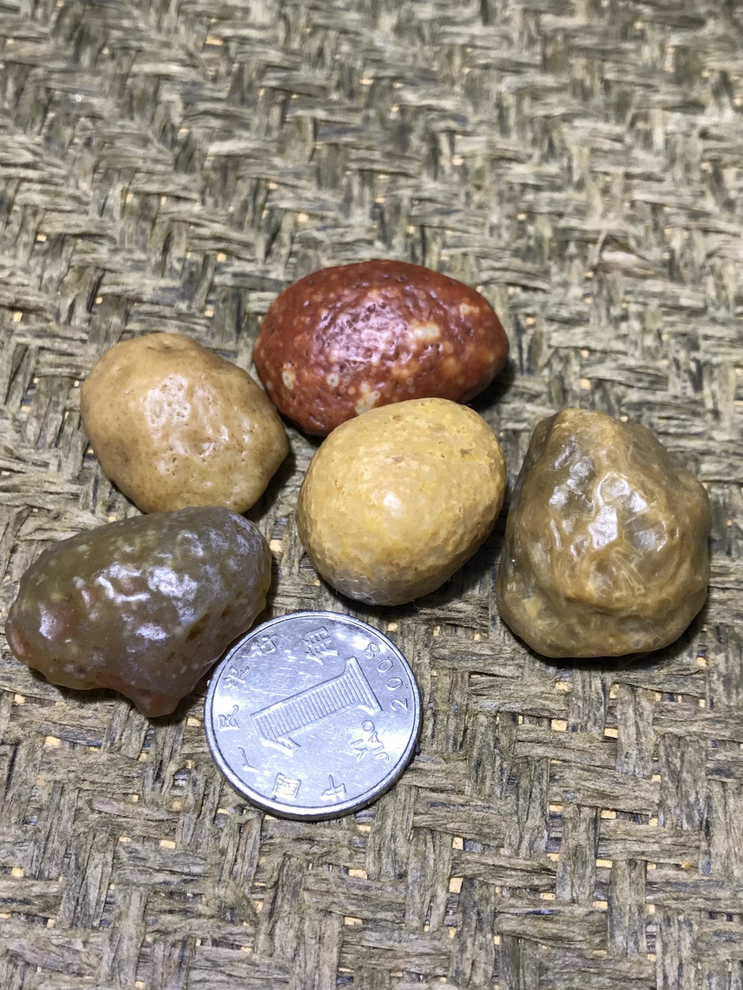 颗颗精品，精美戈壁筋脉石原石一组，