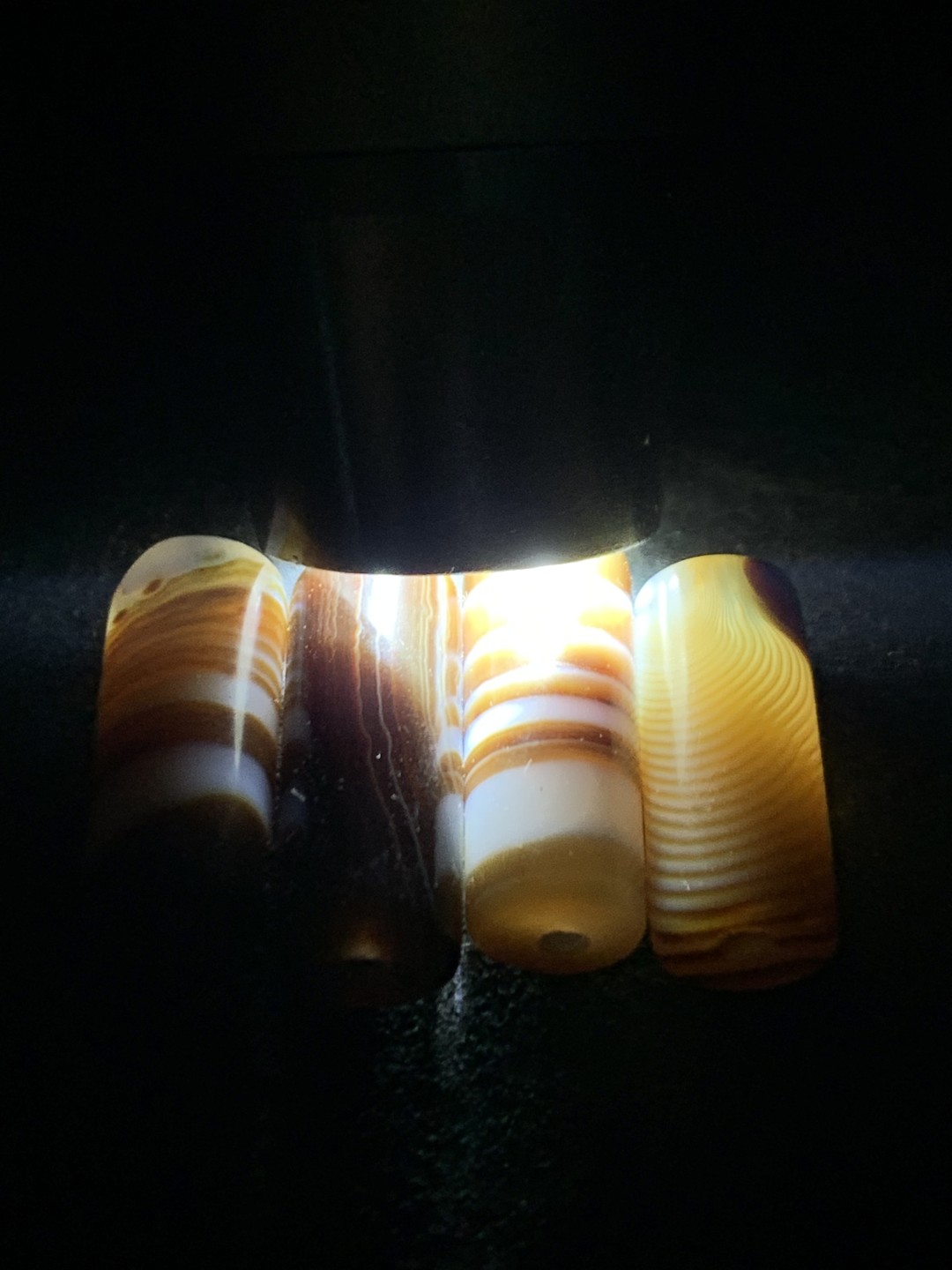 通货千层纹缠丝玛瑙直桶，桶珠一组，