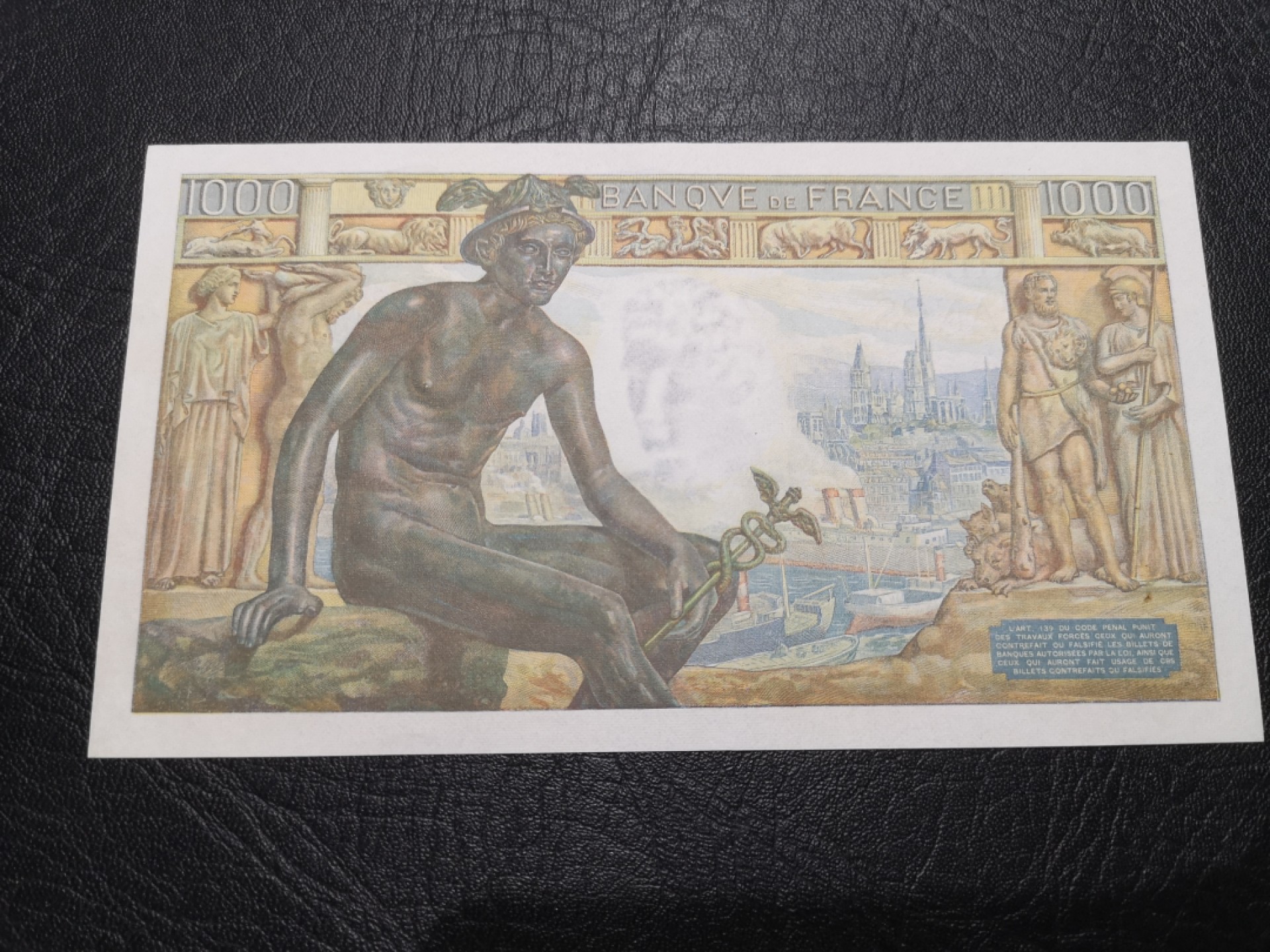 外钞收藏家》第一百七十七期拍卖 法国1942年1000法郎 疑似有中折 起他方面不错