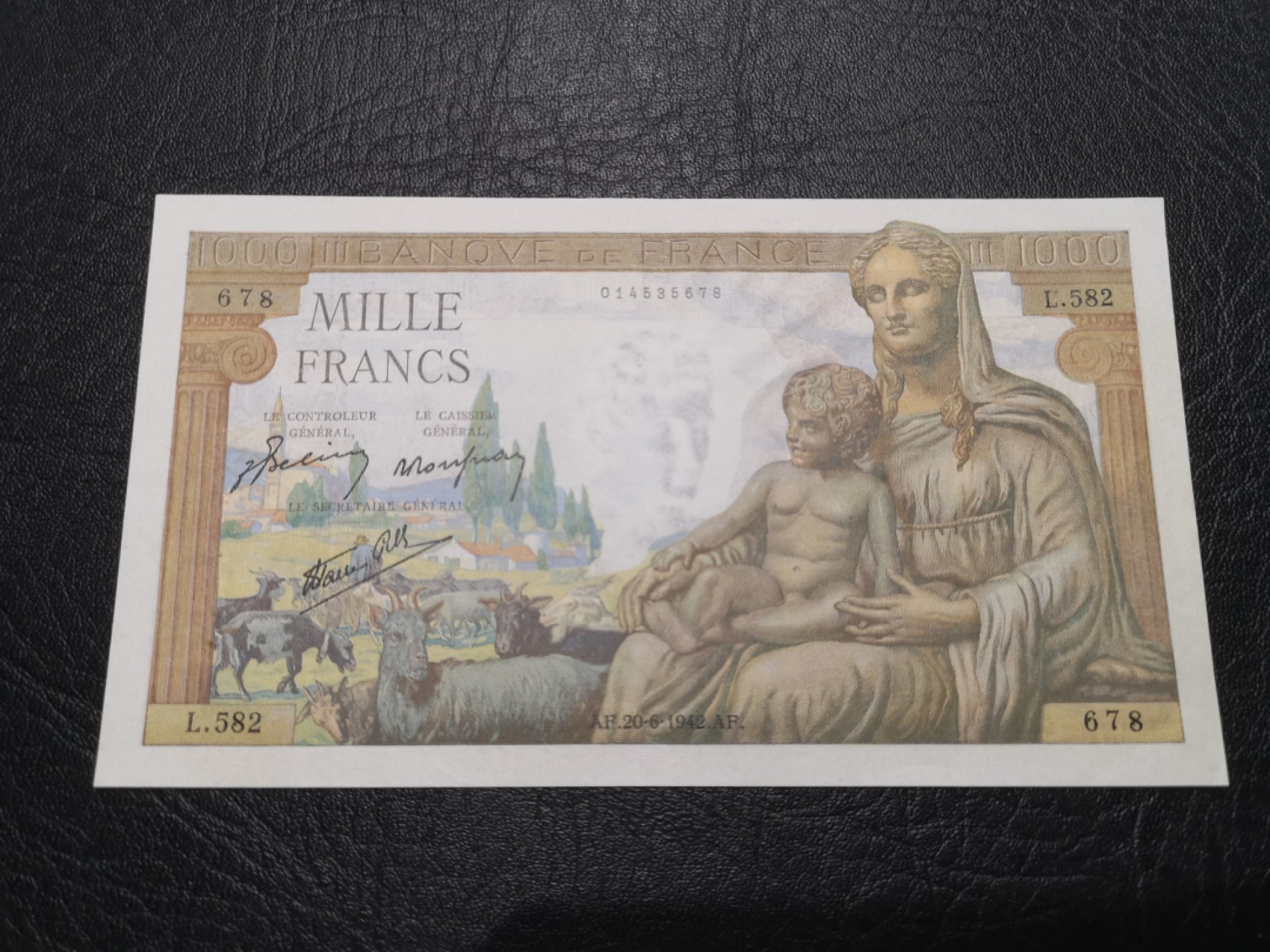 外钞收藏家》第一百七十七期拍卖 法国1942年1000法郎 疑似有中折 起他方面不错