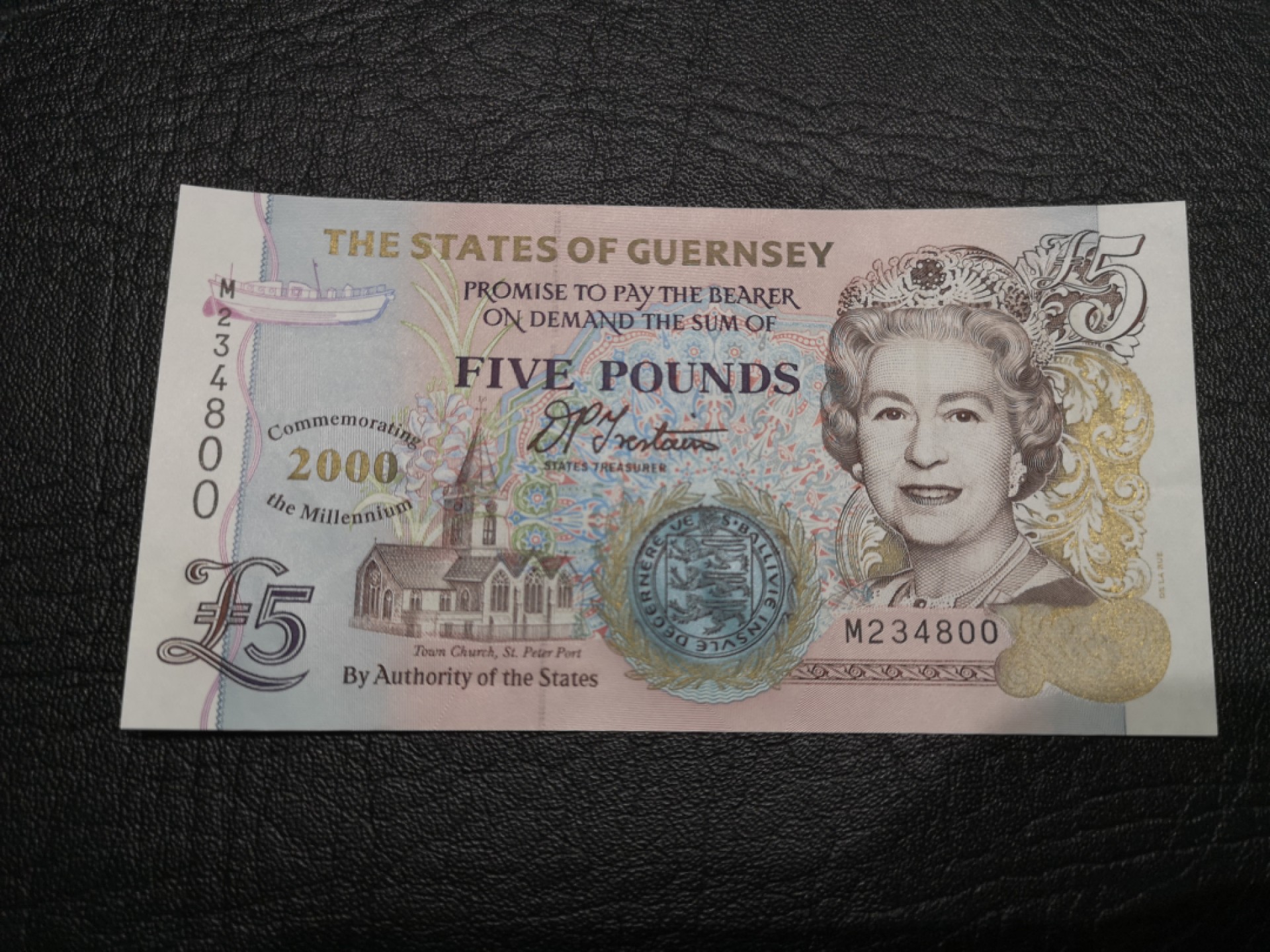 外钞收藏家》第一百七十七期拍卖 2000年格恩西5镑 全新UNC
