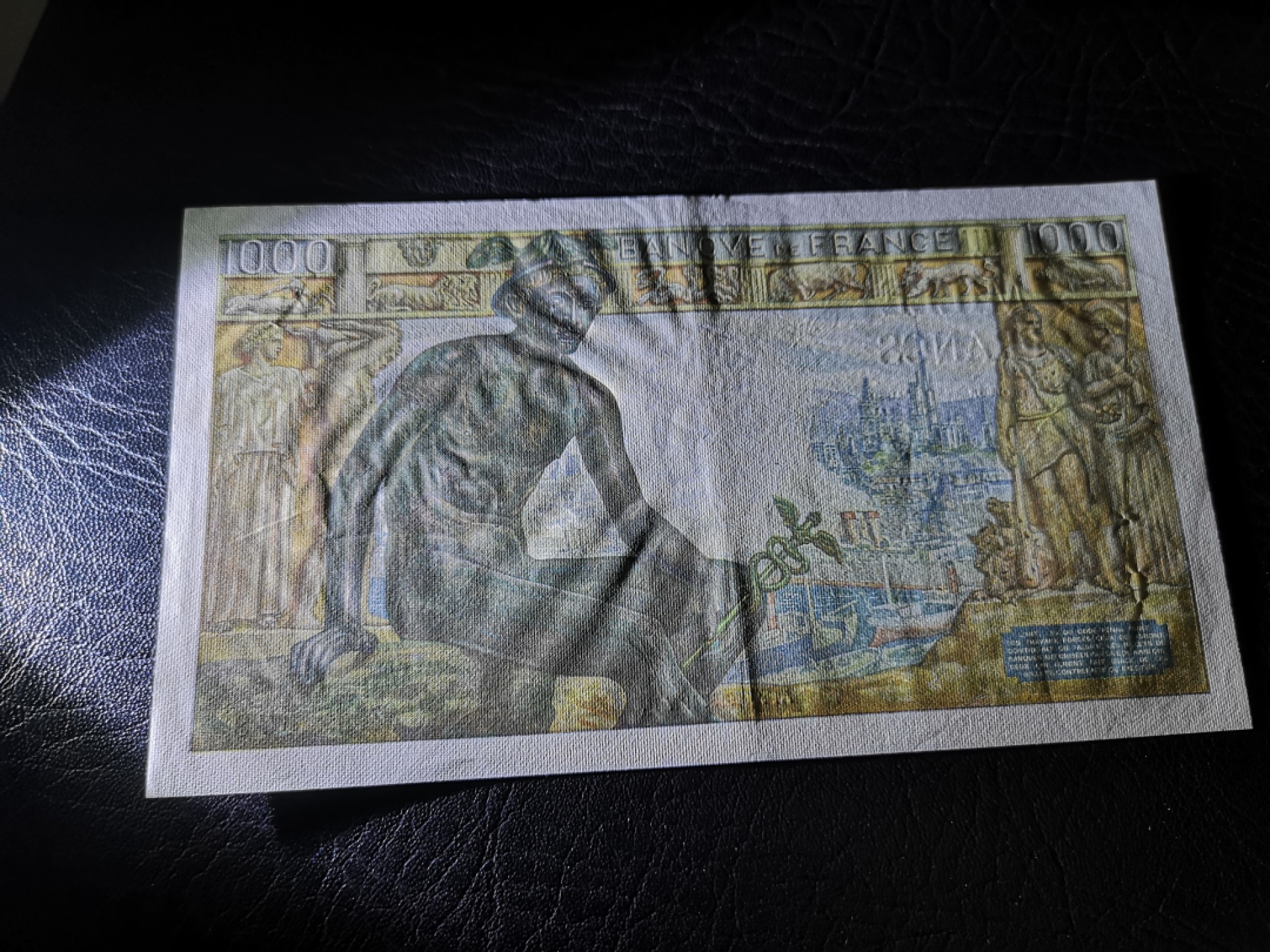 外钞收藏家》第一百七十七期拍卖 法国1942年1000法郎 疑似有中折 起他方面不错
