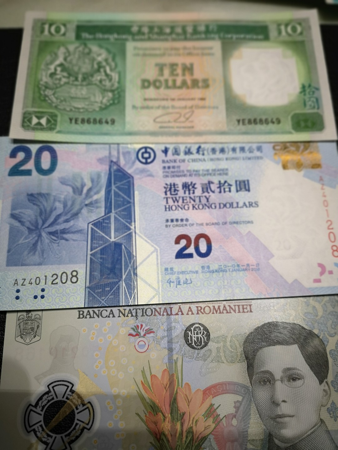 外钞收藏家》第一百七十七期拍卖 9张纸币和塑料钞 有三张有潮