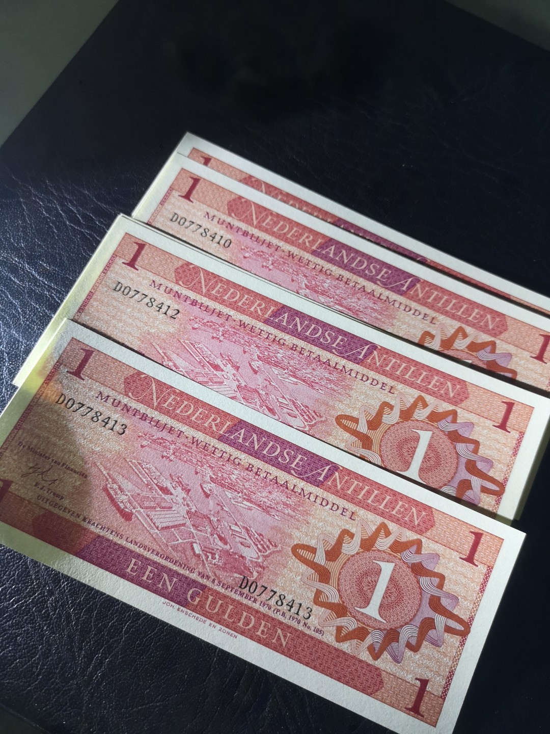 《外钞收藏家》第一百七十九期拍卖 荷属安第列斯1盾 5连号 全新UNC