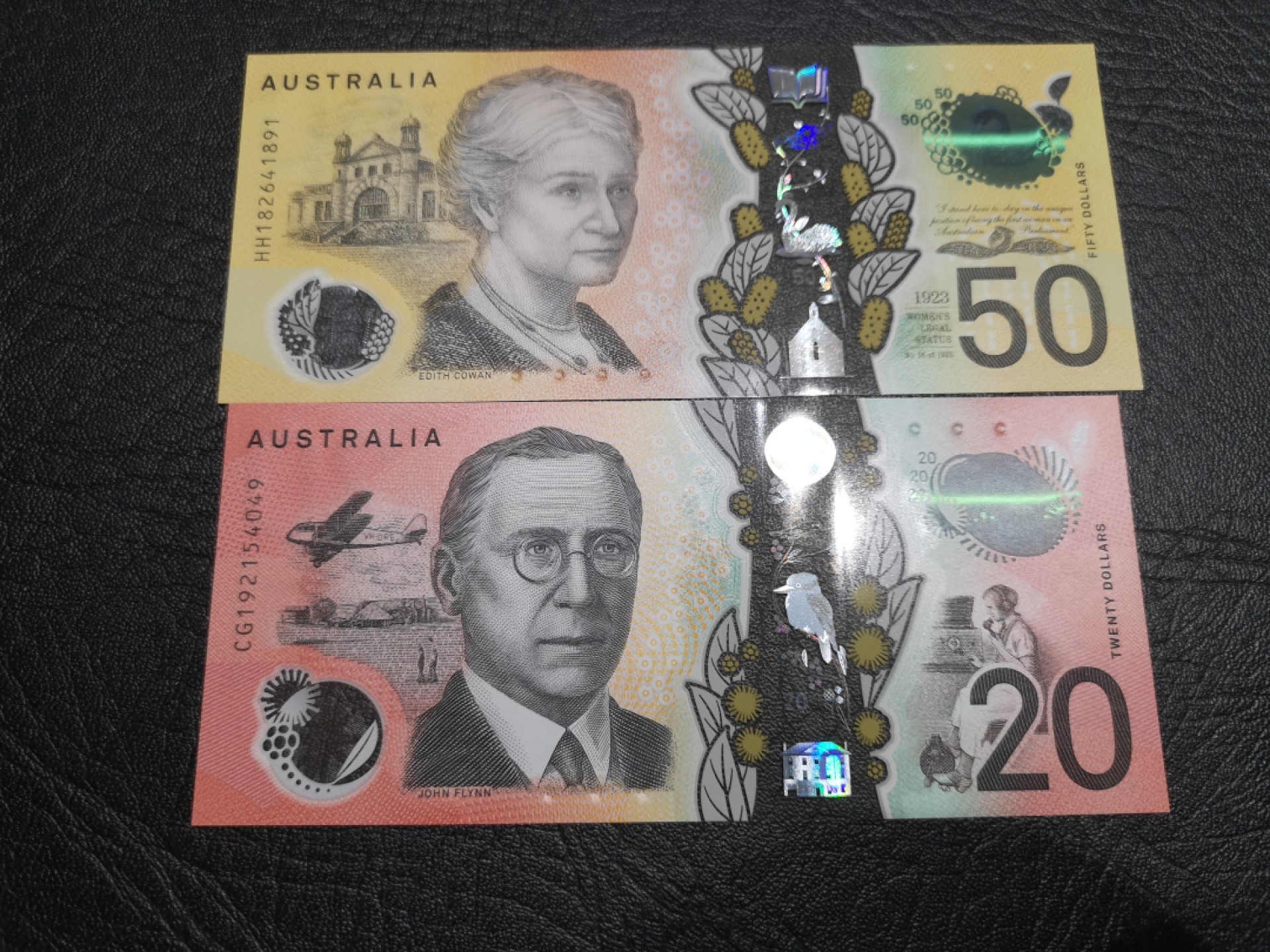 外钞收藏家》第一百七十七期拍卖 澳大利亚最新版50、20两张 50有压痕 差一点贯穿 介意的慎拍 其他没问题