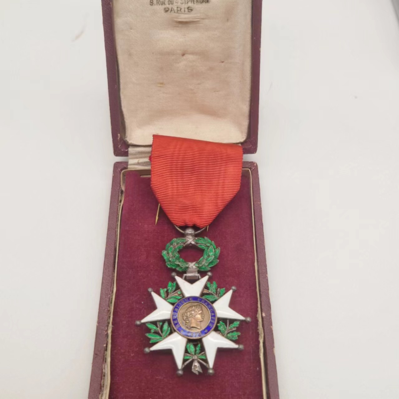 勋章奖章交易所5月8日群拍 法国第三共和国骑士级荣军勋章（银质珐琅带盒）