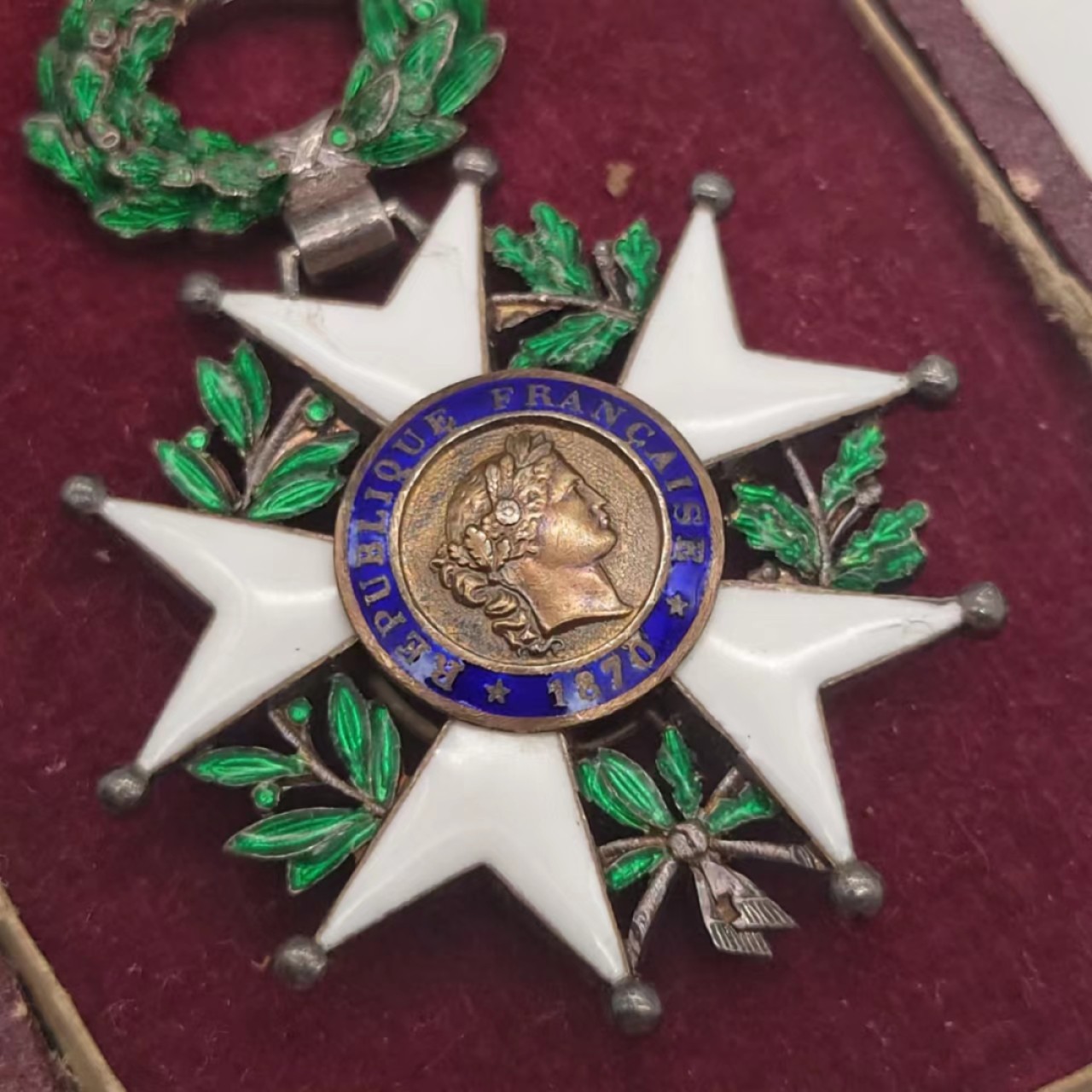 勋章奖章交易所5月8日群拍 法国第三共和国骑士级荣军勋章（银质珐琅带盒）