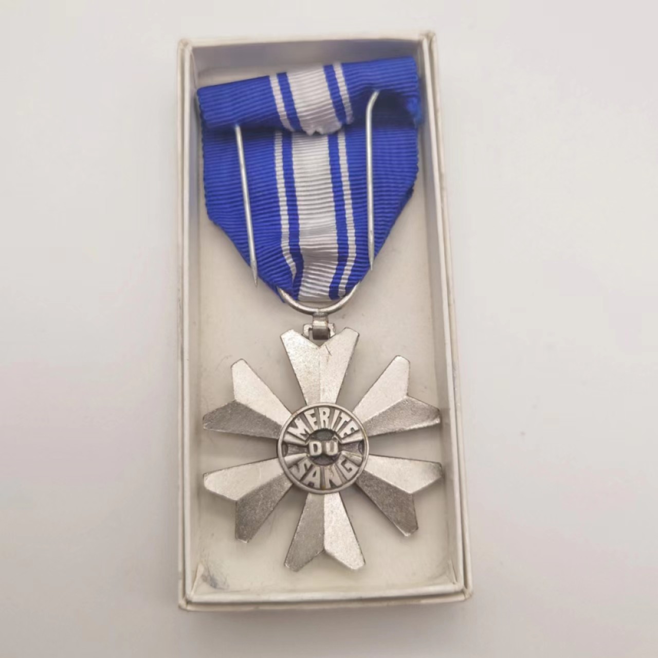 勋章奖章交易所5月8日群拍 法国献血荣誉奖章