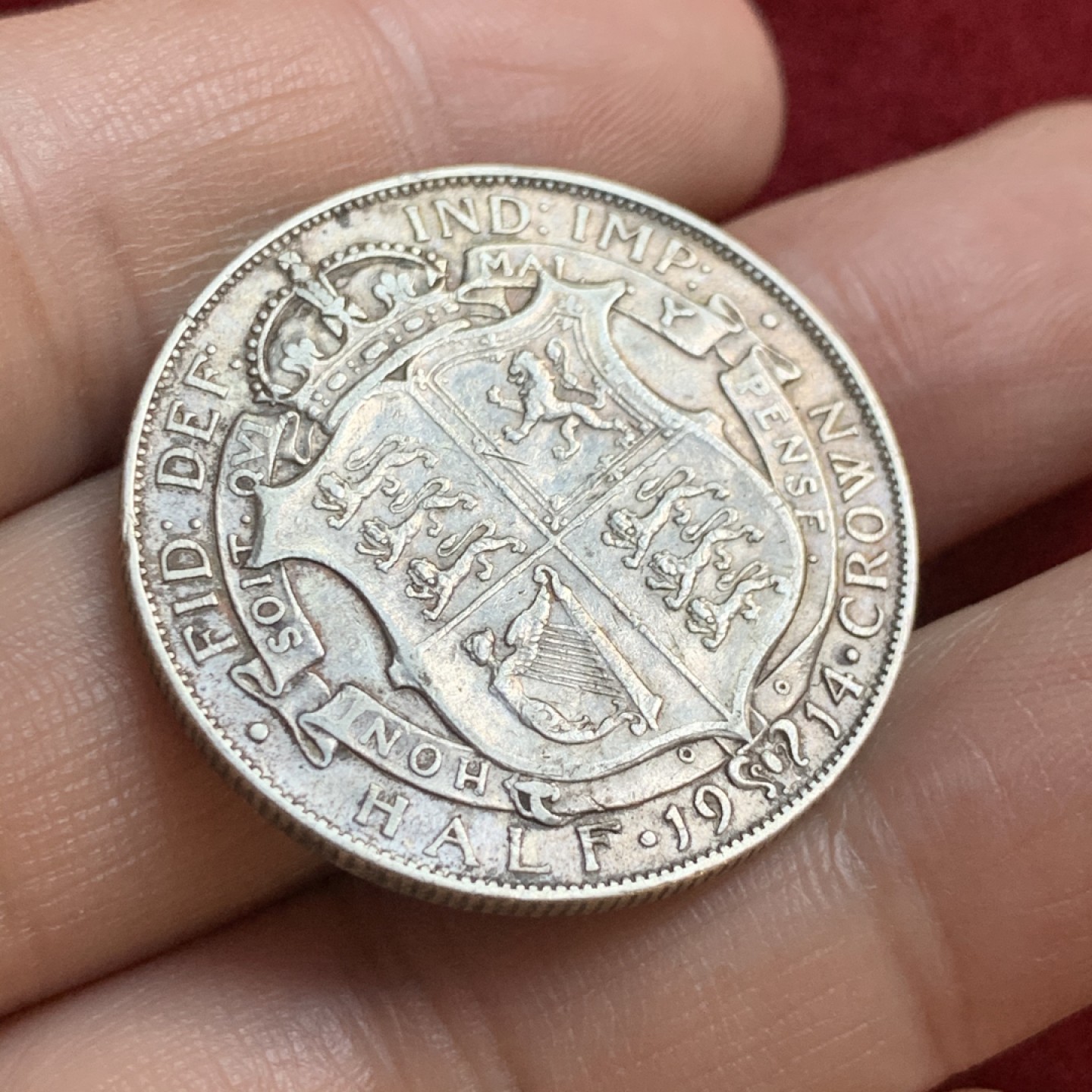 《竞宝斋》第55场-本周日，周一2场连拍（全场不限金额包邮） 英国 乔五 1914年 原味包浆 半克朗 银币  925高银版