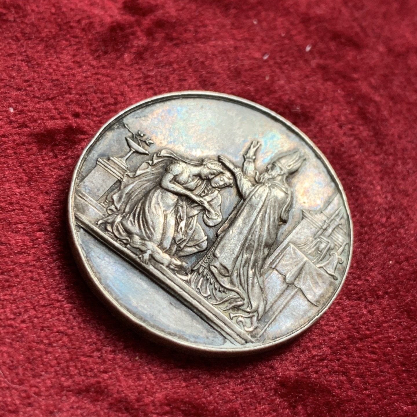 《竞宝斋》第55场-本周日，周一2场连拍（全场不限金额包邮） 19世纪 百年老彩！法国结婚纪念银章 28mm直径 蜂蜜边铭 背面未使用