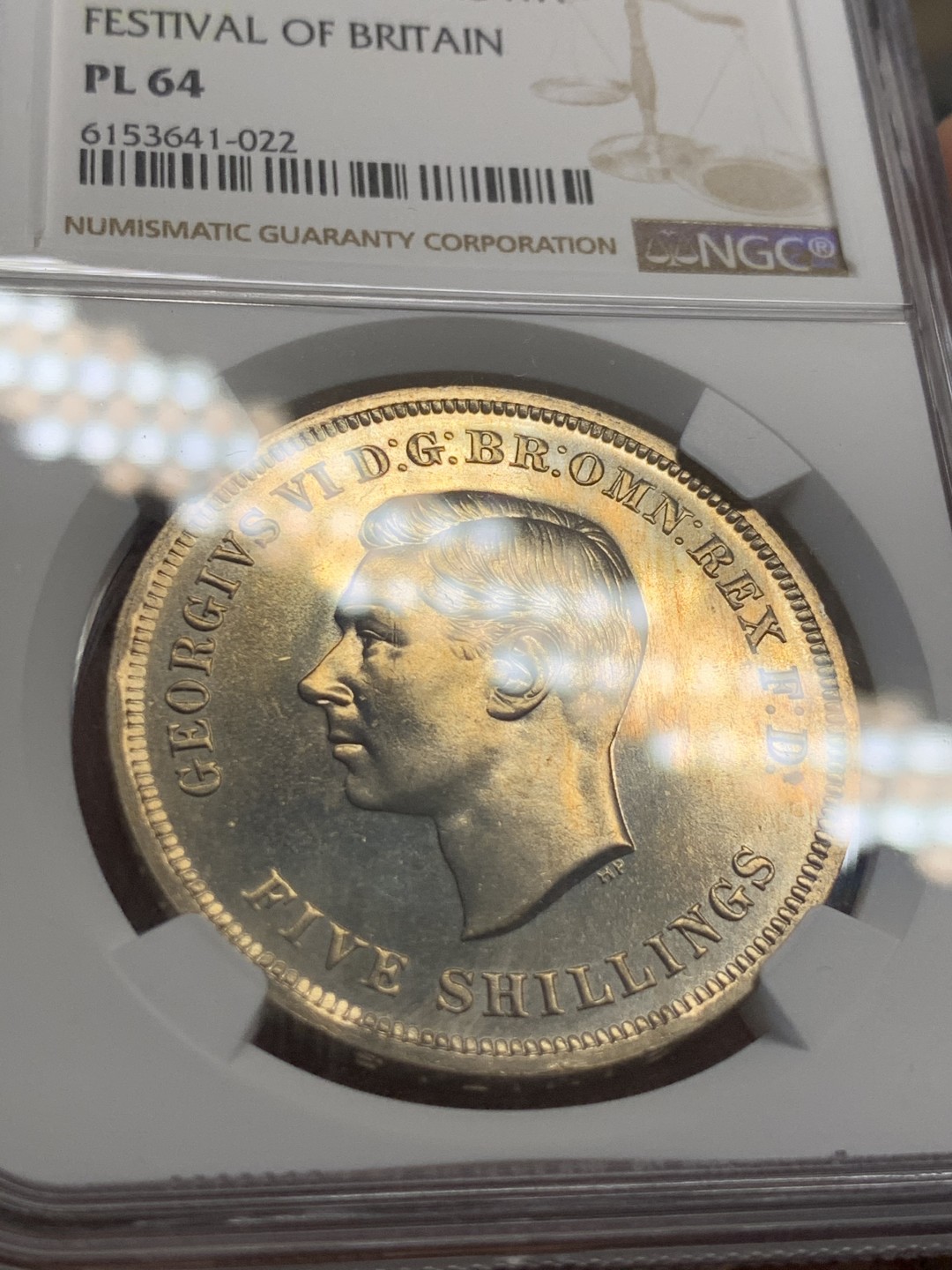 《竞宝斋》第55场-本周日，周一2场连拍（全场不限金额包邮） NGC PL64 1951年乔治六世马剑克朗 镍币高分黄油彩尤其难得！