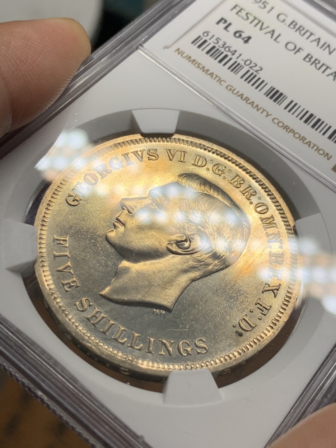 《竞宝斋》第55场-本周日，周一2场连拍（全场不限金额包邮） NGC PL64 1951年乔治六世马剑克朗 镍币高分黄油彩尤其难得！