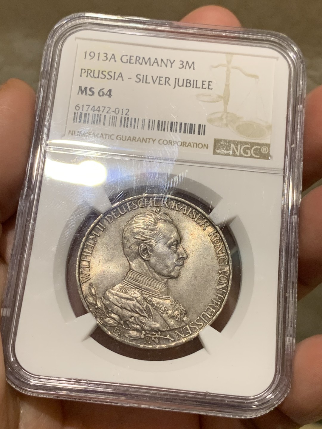 《竞宝斋》第55场-本周日，周一2场连拍（全场不限金额包邮） 1913年普鲁士威廉二世戎装三马克MS-64高评原味转光底板漂亮。原味+高分，nice