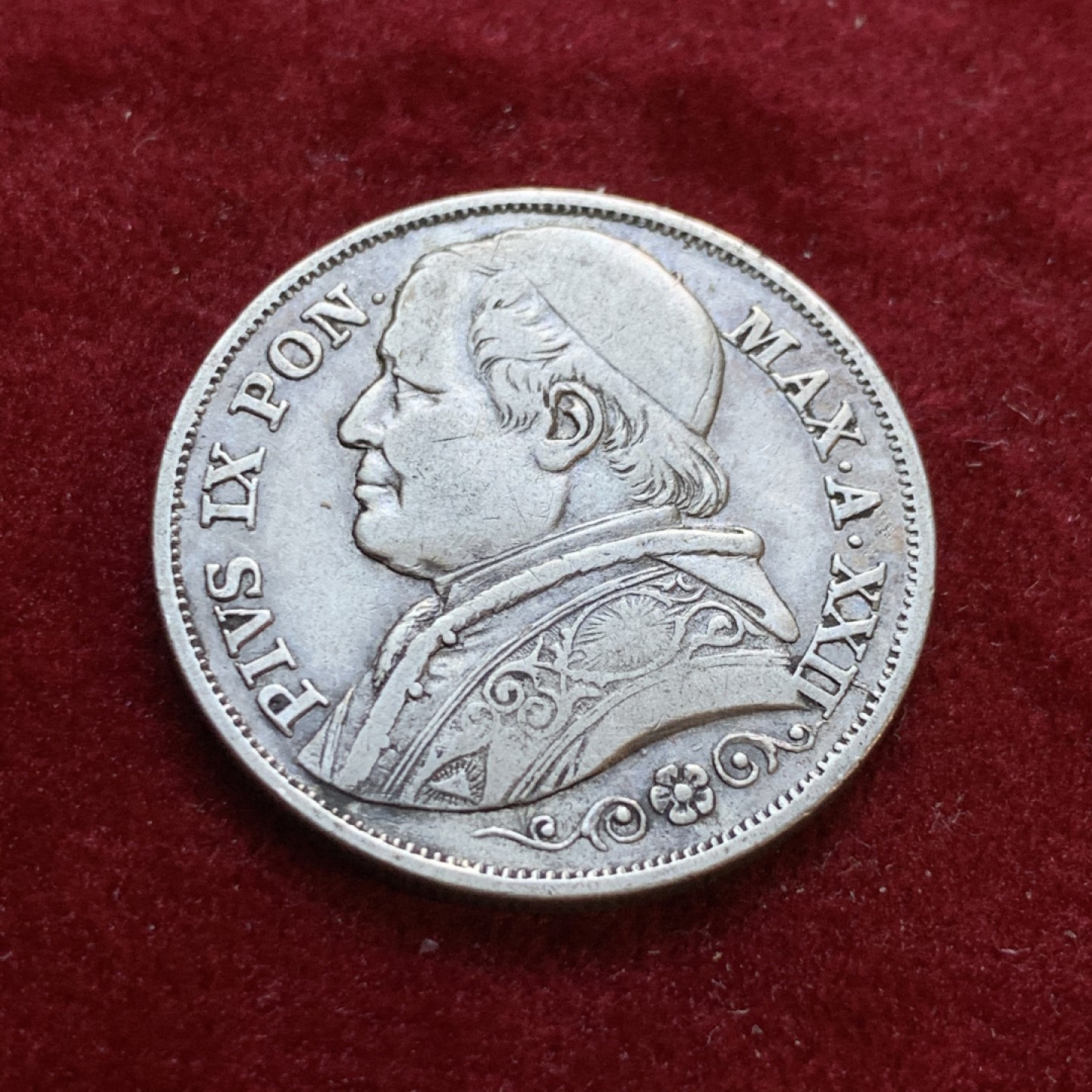 《竞宝斋》第55场-本周日，周一2场连拍（全场不限金额包邮） 梵蒂冈 教皇国 1867年 2里拉 银币 原味包浆 细节清晰