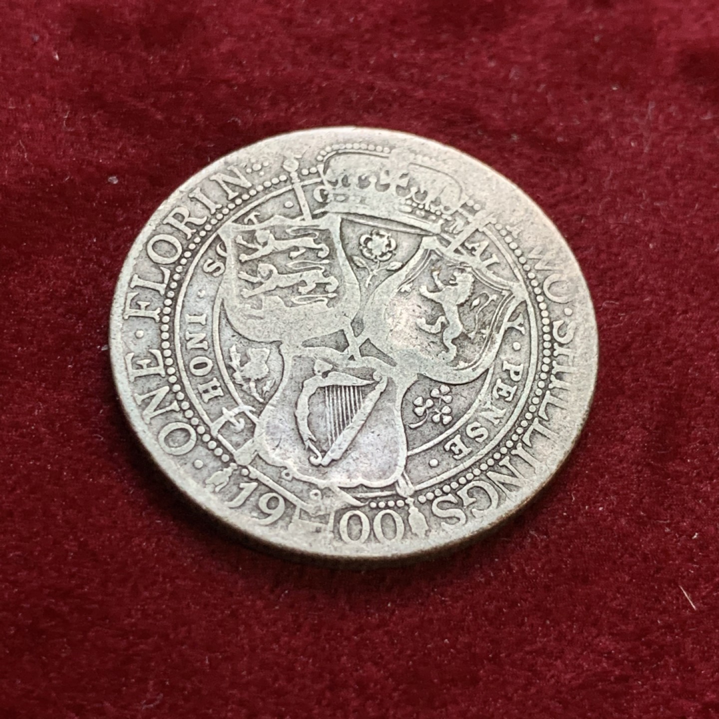 《竞宝斋》第55场-本周日，周一2场连拍（全场不限金额包邮） 英国 1900年 维多利亚 披纱版 福林（2先令）银币 原味包浆