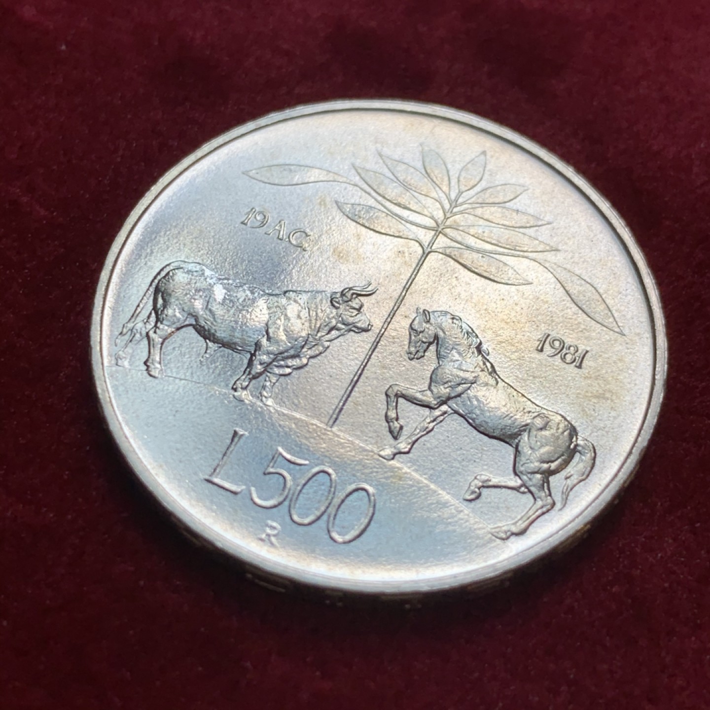 《竞宝斋》第55场-本周日，周一2场连拍（全场不限金额包邮） 意大利500里拉1981年维吉尔纪念银币