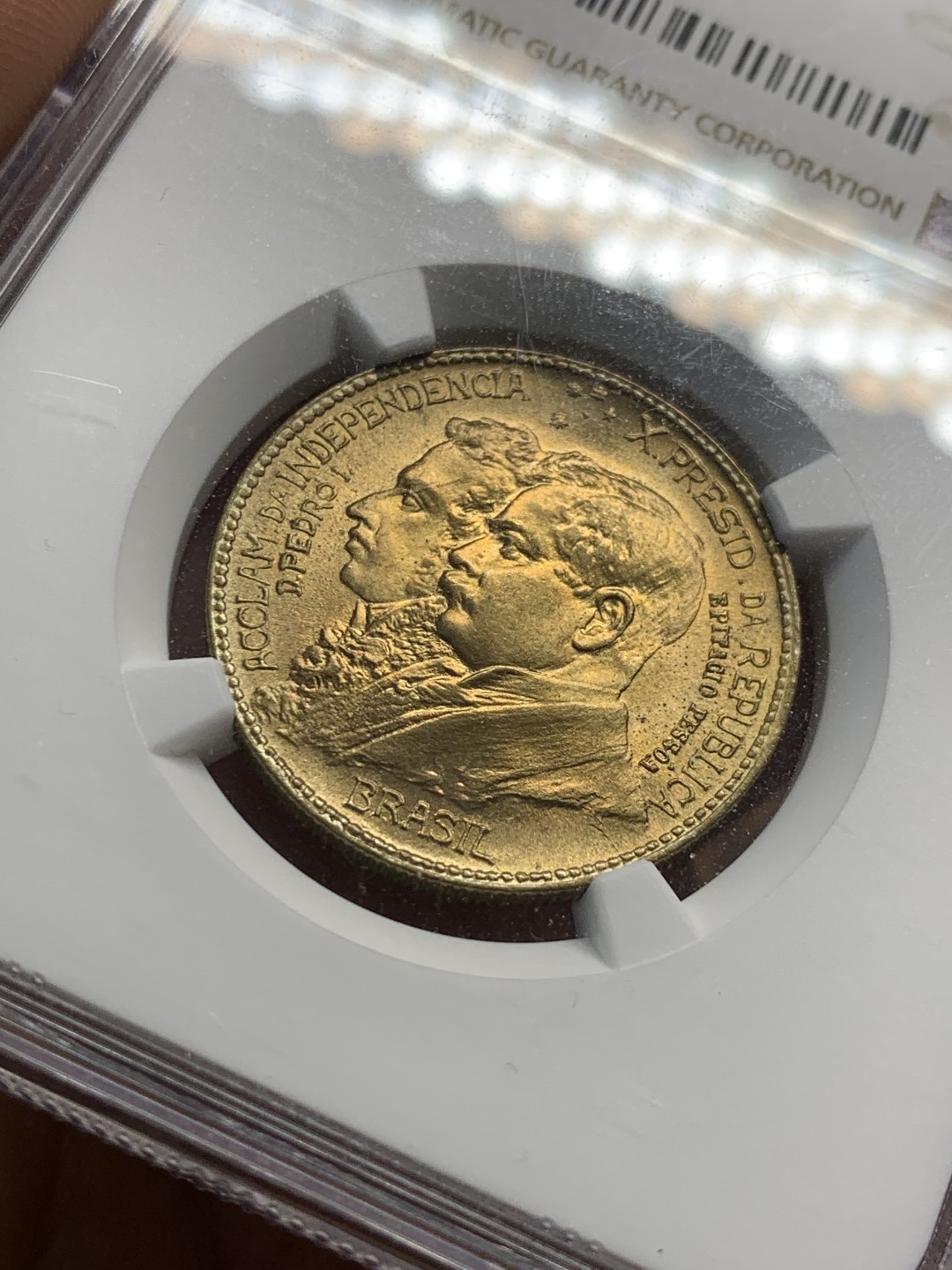 《竞宝斋》第55场-本周日，周一2场连拍（全场不限金额包邮） NGC-MS66 巴西1922年1000瑞斯 亚军 高评级品像