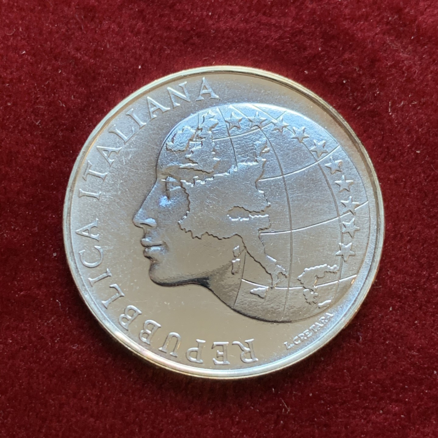 《竞宝斋》第55场-本周日，周一2场连拍（全场不限金额包邮） 意大利 1985年 500里拉 万国旗 地图纪念银币