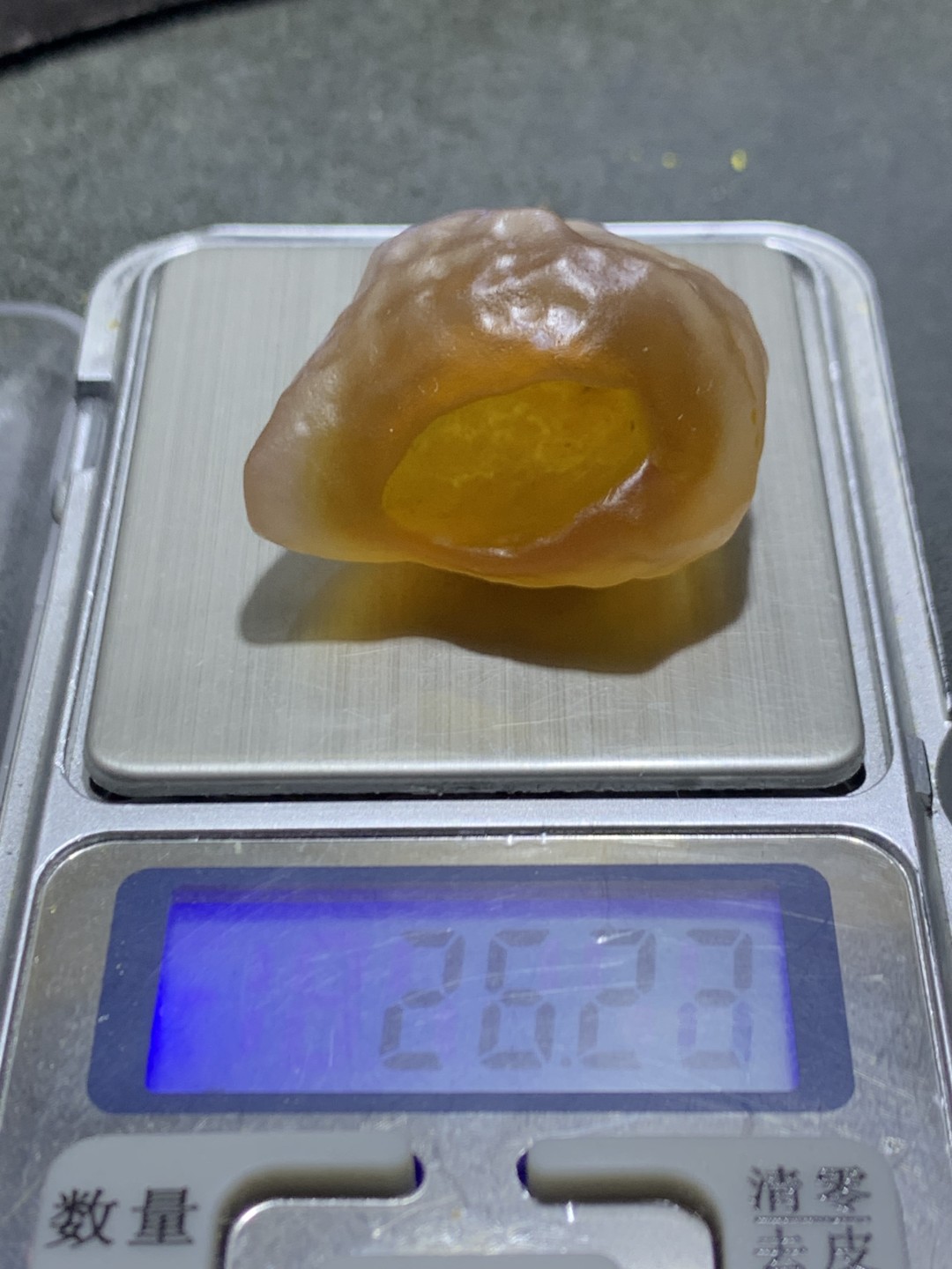放福利！精美天然戈壁酒红糖心孔洞玛瑙原石一颗，