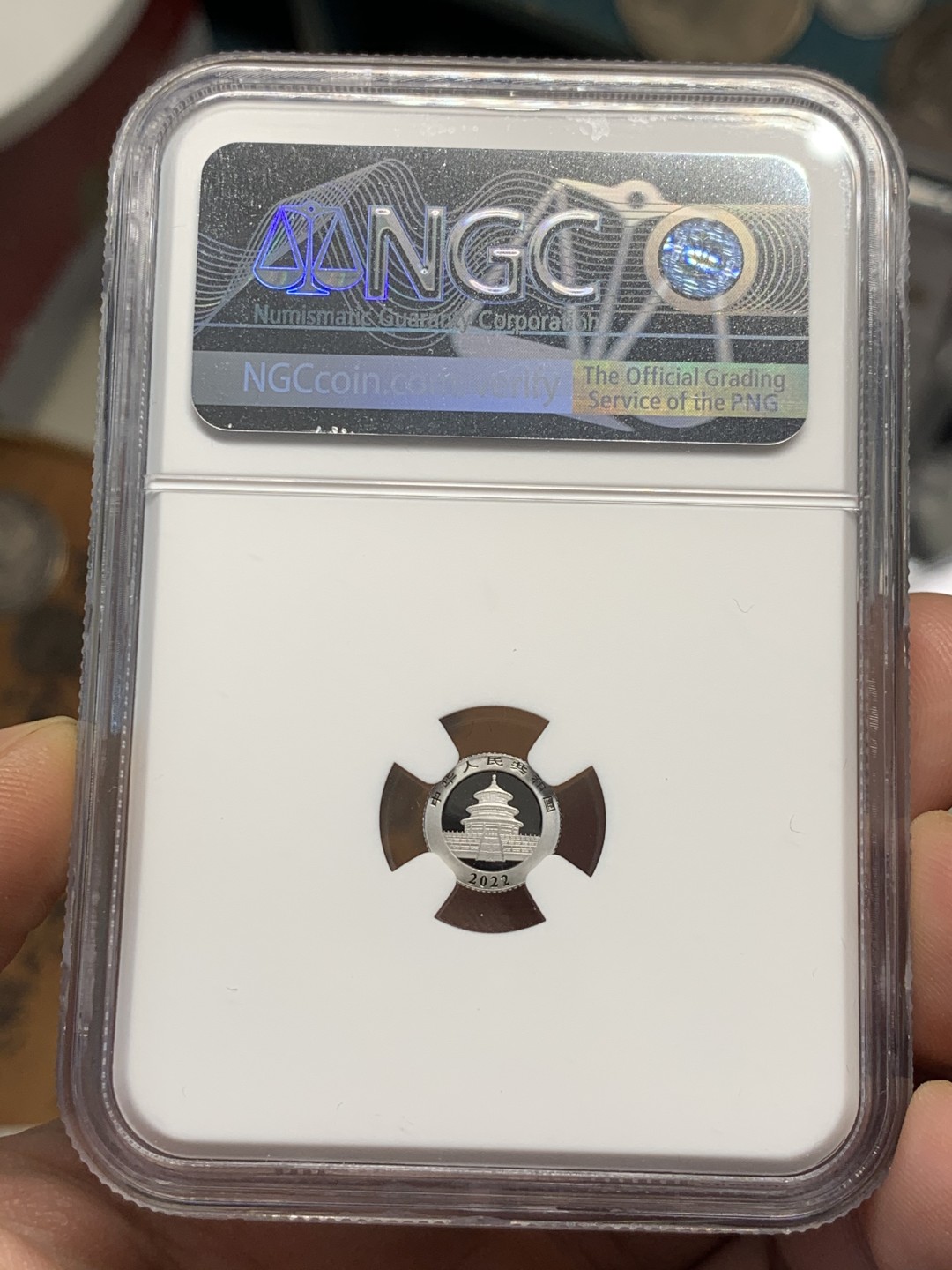 《竞宝斋》第55场-本周日，周一2场连拍（全场不限金额包邮） NGC-MS70 中国 2022年 熊猫40周年 1克铂金币 带证书 证书尾号跟评级串号一样都是33