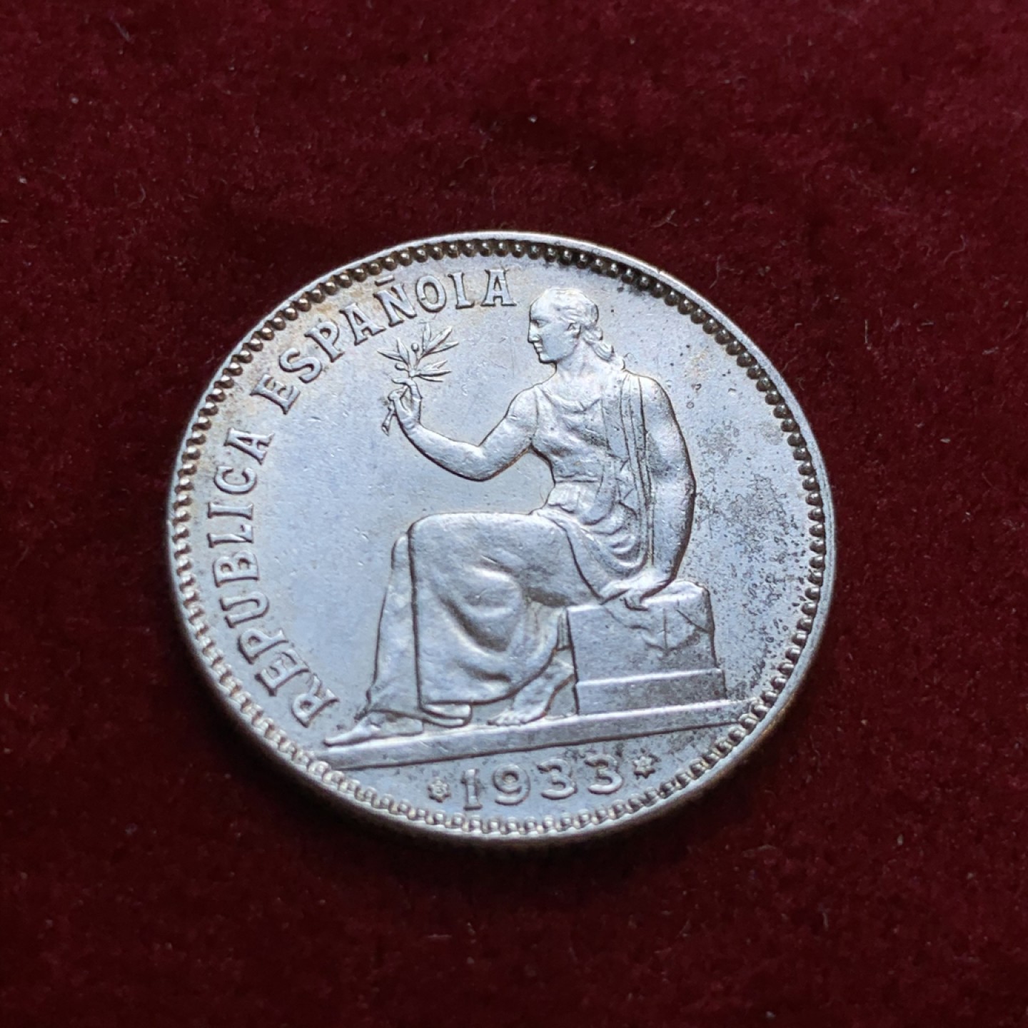 《竞宝斋》第55场-本周日，周一2场连拍（全场不限金额包邮） 西班牙 1933年  内战版 1比塞塔 银币  好品难得