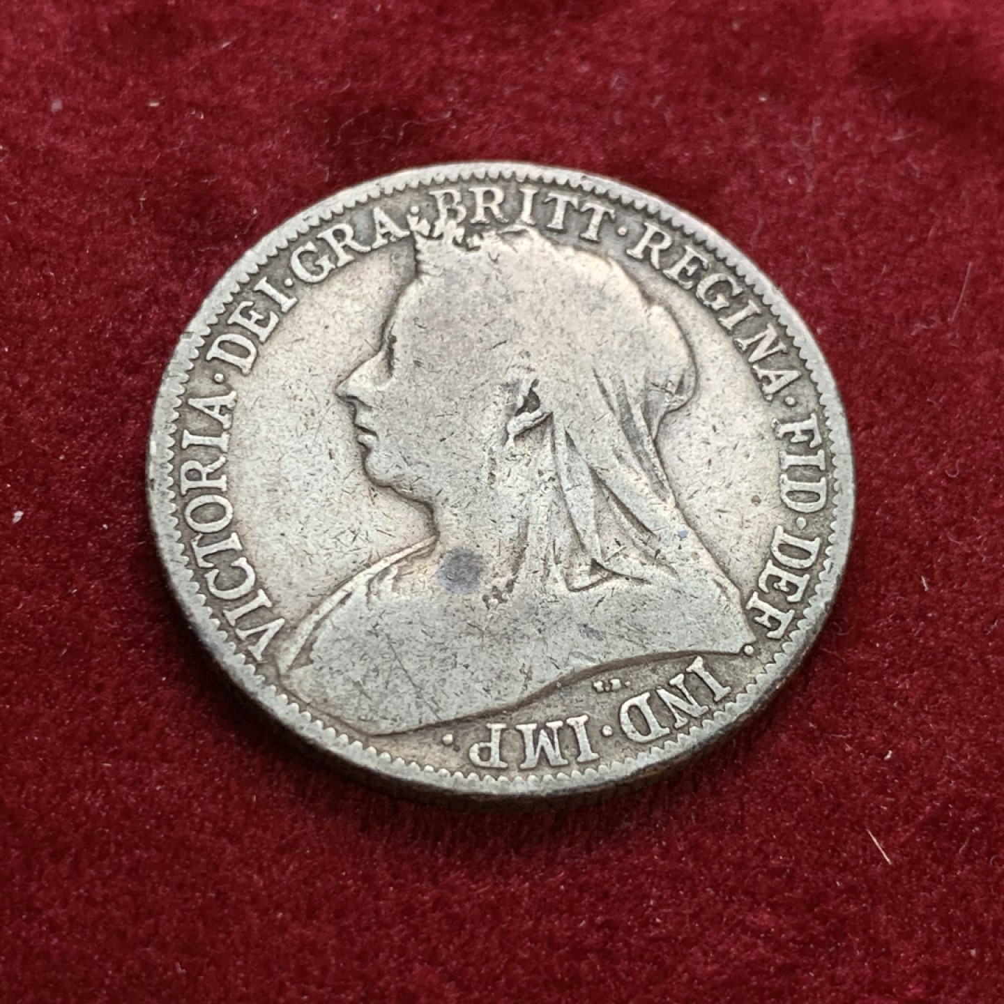 《竞宝斋》第55场-本周日，周一2场连拍（全场不限金额包邮） 英国 1900年 维多利亚 披纱版 福林（2先令）银币 原味包浆