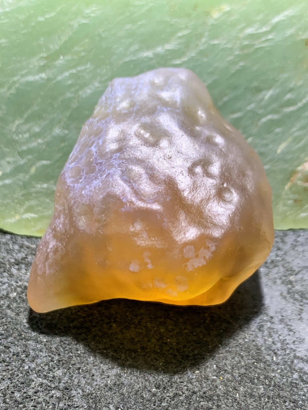 放福利！精美天然戈壁酒红糖心孔洞玛瑙原石一颗，
