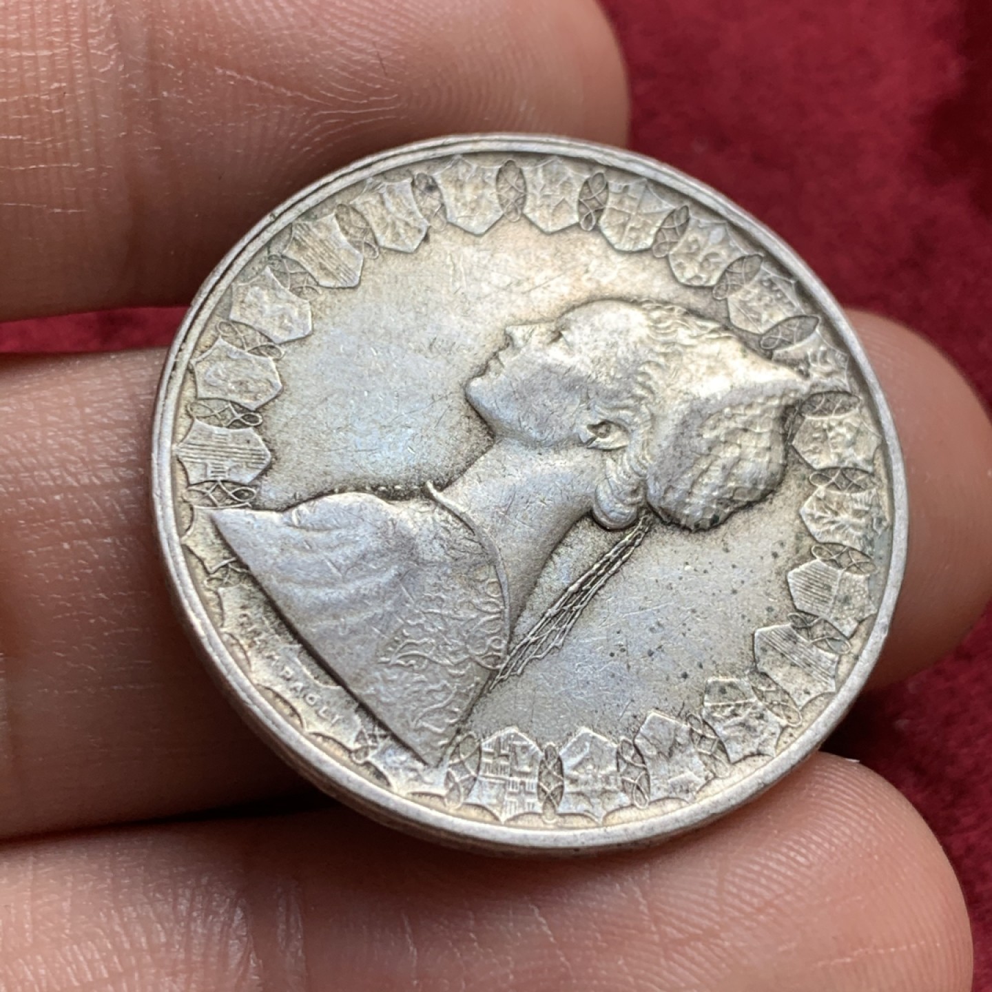 《竞宝斋》第55场-本周日，周一2场连拍（全场不限金额包邮） 意大利 1960年 500里拉 白皙少妇 帆船 银币