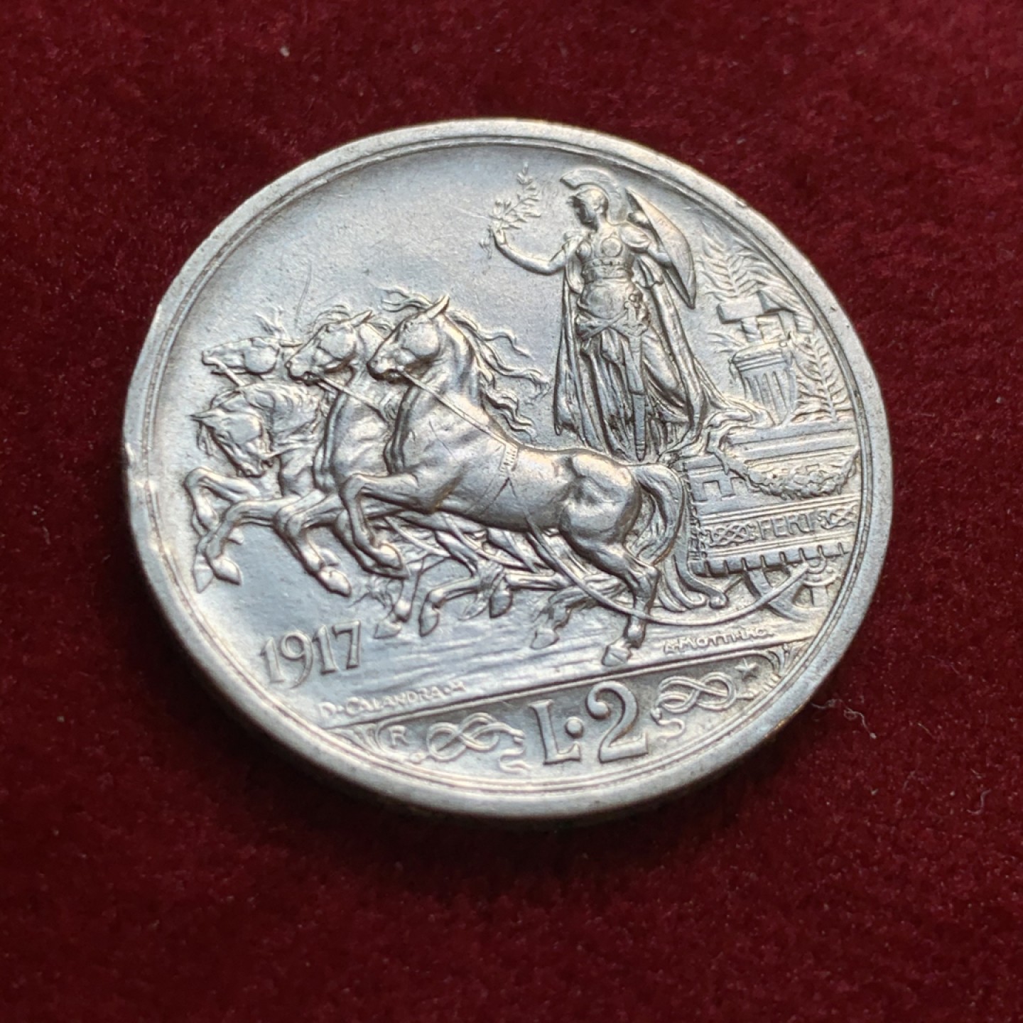 《竞宝斋》第55场-本周日，周一2场连拍（全场不限金额包邮） 意大利 1917年 2里拉 马车 银币