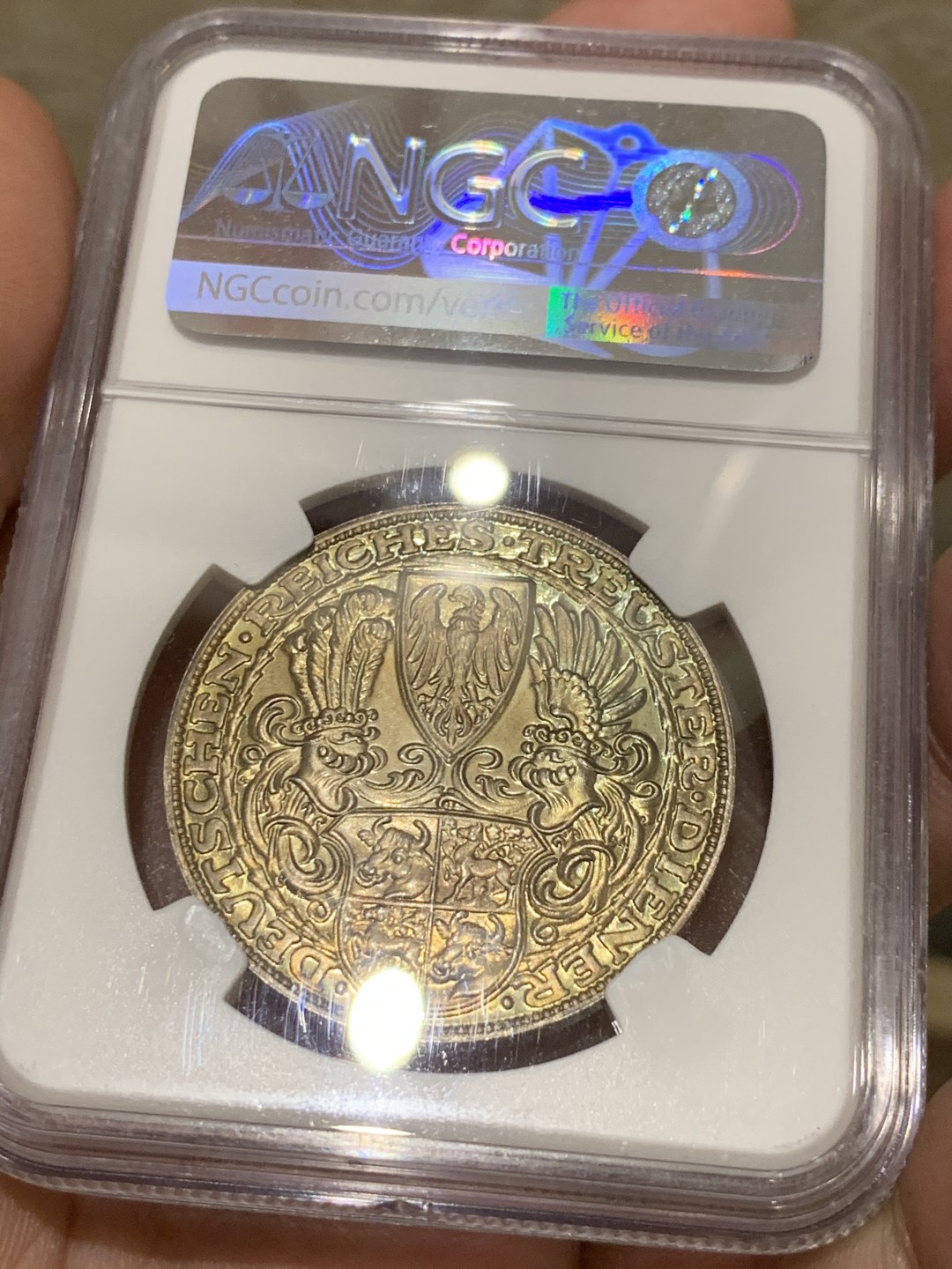 《竞宝斋》第55场-本周日，周一2场连拍（全场不限金额包邮） NGC-MS64 1927年德国兴登堡5马克币型章 卡尔哥茨作品，金彩包浆，PL底板，状态极佳