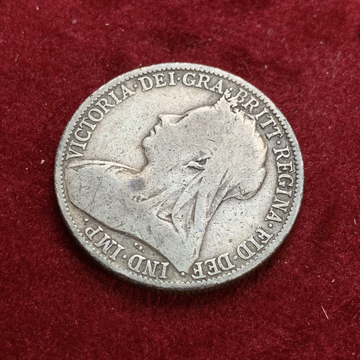 《竞宝斋》第55场-本周日，周一2场连拍（全场不限金额包邮） 英国 1900年 维多利亚 披纱版 福林（2先令）银币 原味包浆