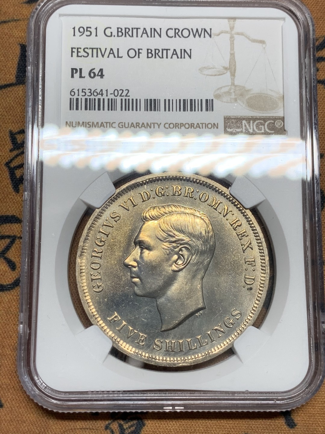 《竞宝斋》第55场-本周日，周一2场连拍（全场不限金额包邮） NGC PL64 1951年乔治六世马剑克朗 镍币高分黄油彩尤其难得！