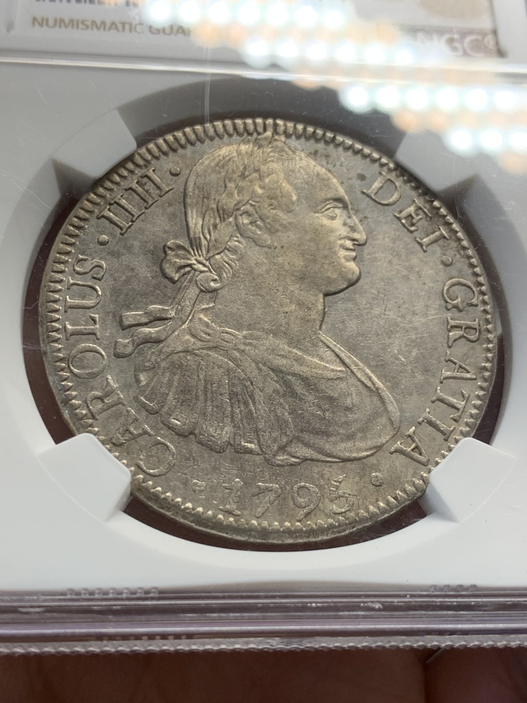 《竞宝斋》第55场-本周日，周一2场连拍（全场不限金额包邮） NGC-AU58  墨西哥双柱 卡洛斯四世  1795  8 里亚尔 卡四早期 好品少  原味深打