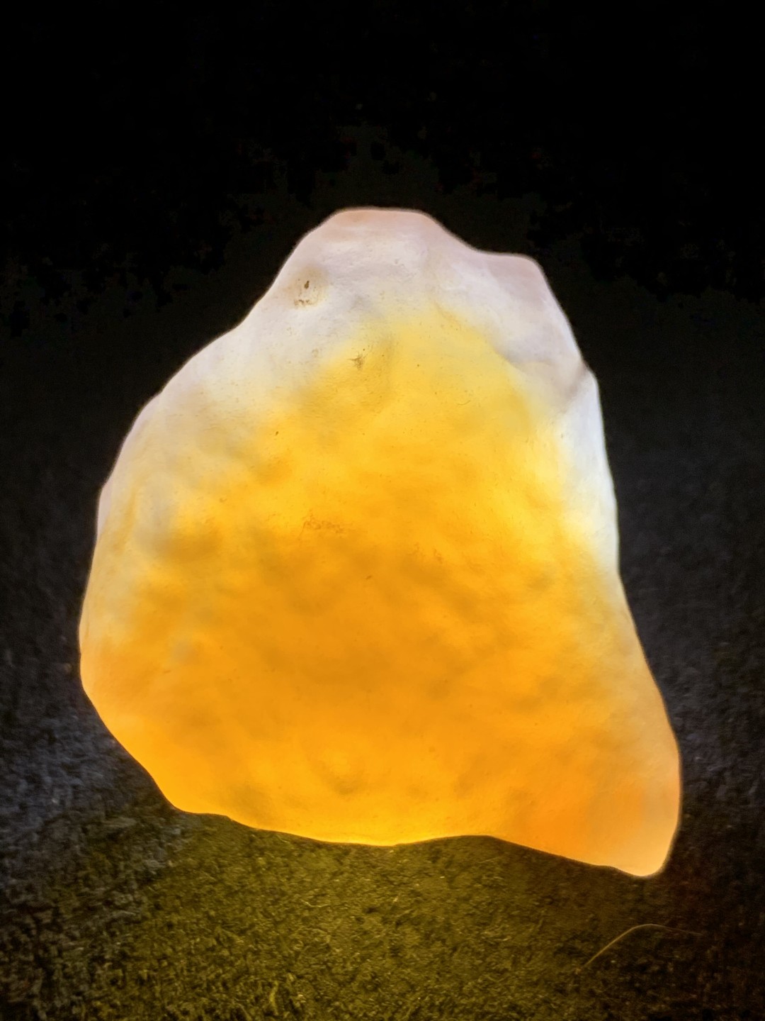 放福利！精美天然戈壁酒红糖心孔洞玛瑙原石一颗，
