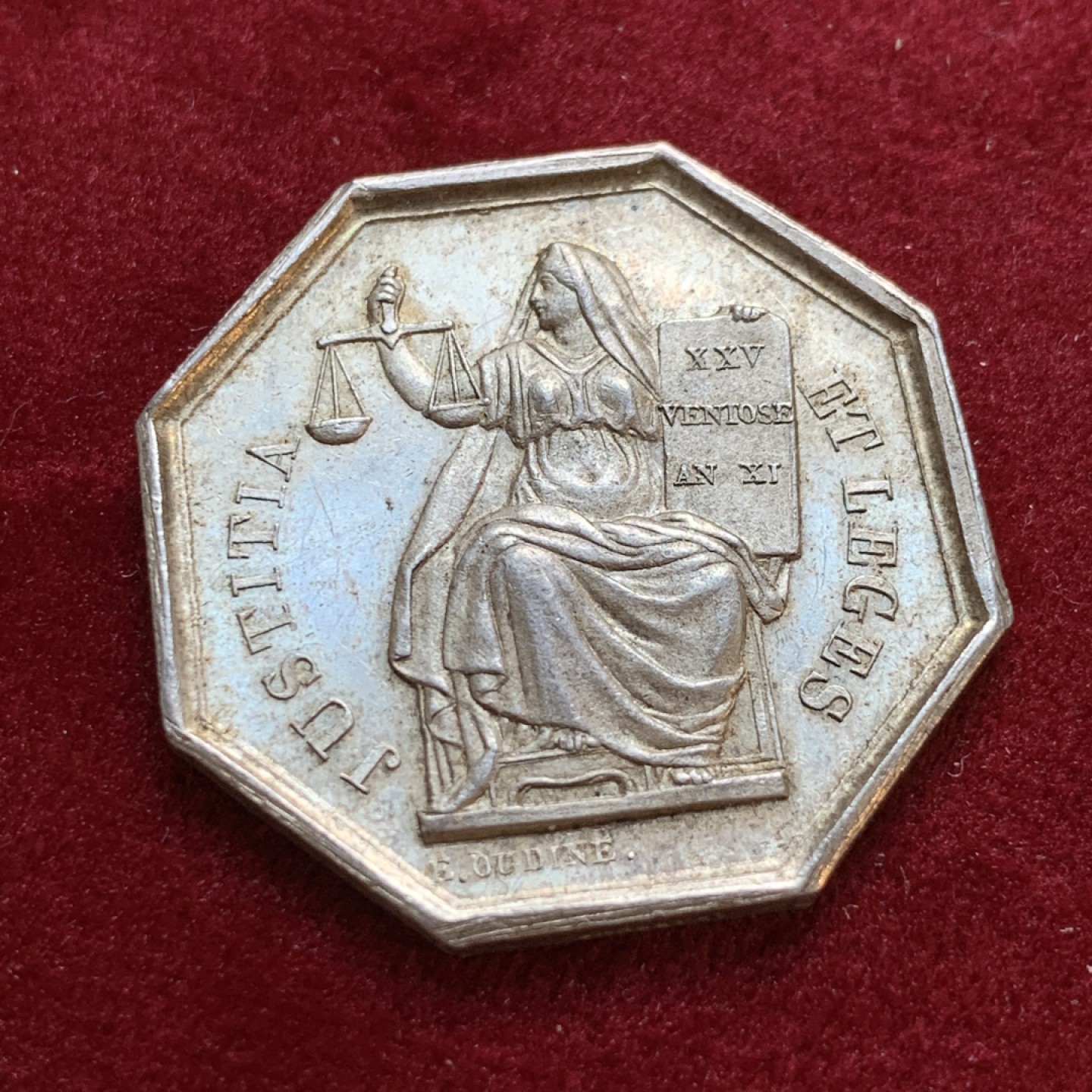 《竞宝斋》第55场-本周日，周一2场连拍（全场不限金额包邮） 法国 高品质 1860-1879年图尔斯 公证人 八角银质代币 13.2克，对角直径33.1mm 蜜蜂边铭 银标