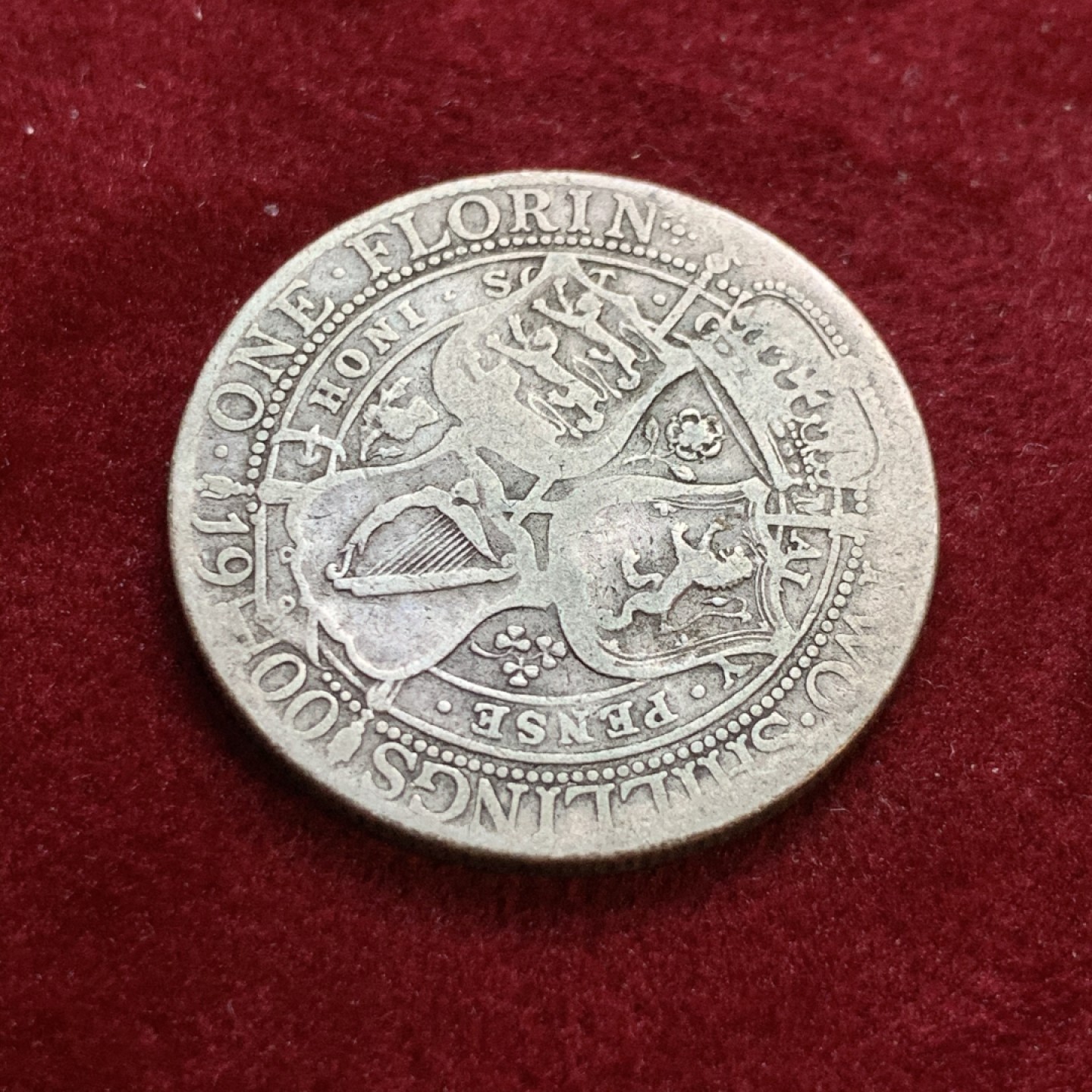 《竞宝斋》第55场-本周日，周一2场连拍（全场不限金额包邮） 英国 1900年 维多利亚 披纱版 福林（2先令）银币 原味包浆