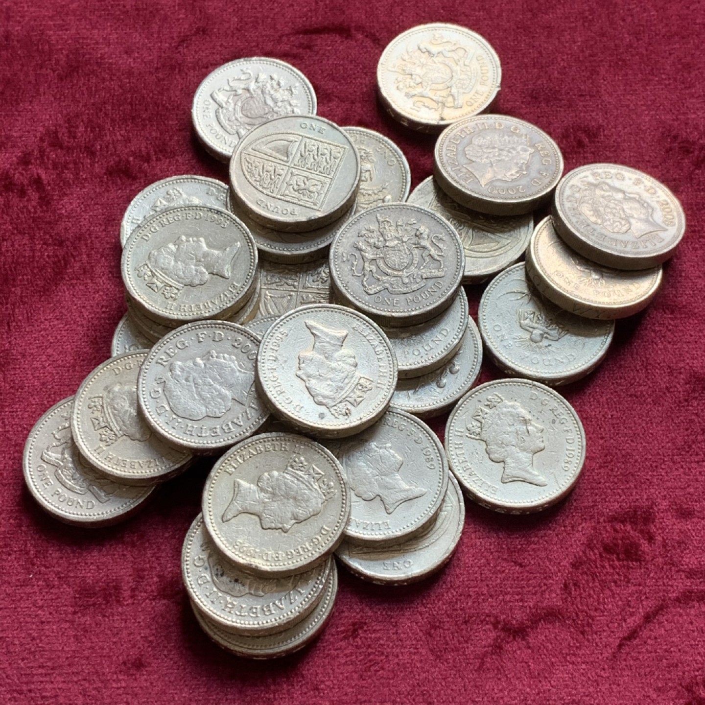 《竞宝斋》第55场-本周日，周一2场连拍（全场不限金额包邮） 英国伊丽莎白二世流通1英镑硬币30枚