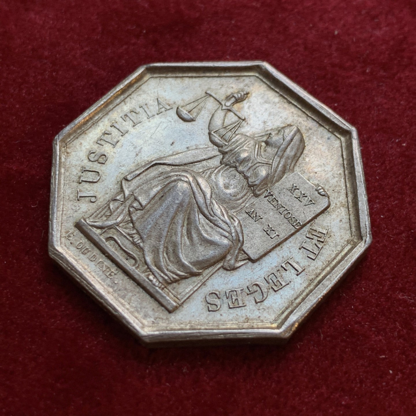 《竞宝斋》第55场-本周日，周一2场连拍（全场不限金额包邮） 法国 高品质 1860-1879年图尔斯 公证人 八角银质代币 13.2克，对角直径33.1mm 蜜蜂边铭 银标