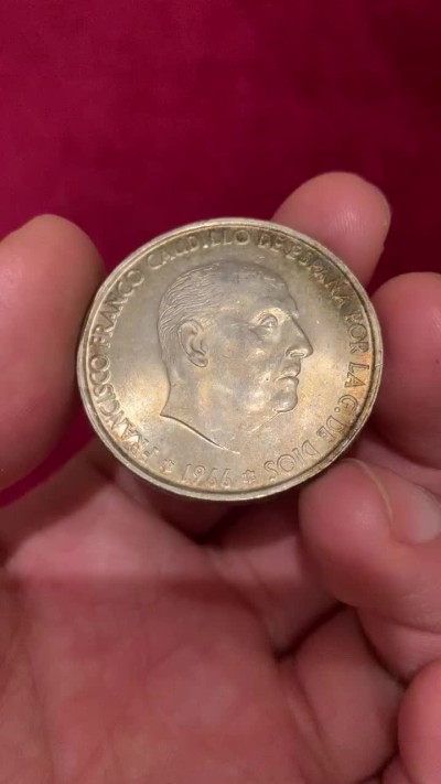 《竞宝斋》第55场-本周日，周一2场连拍（全场不限金额包邮） 深五彩包浆 西班牙 1966年 独裁者 100比塞塔 银币