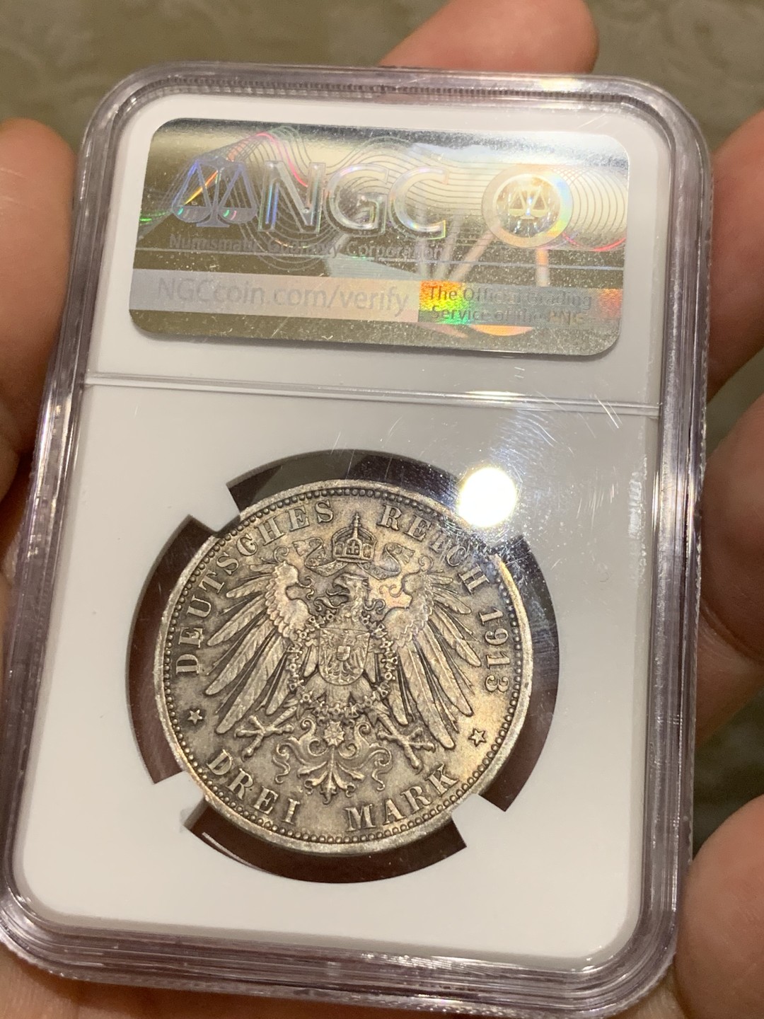 《竞宝斋》第55场-本周日，周一2场连拍（全场不限金额包邮） 1913年普鲁士威廉二世戎装三马克MS-64高评原味转光底板漂亮。原味+高分，nice