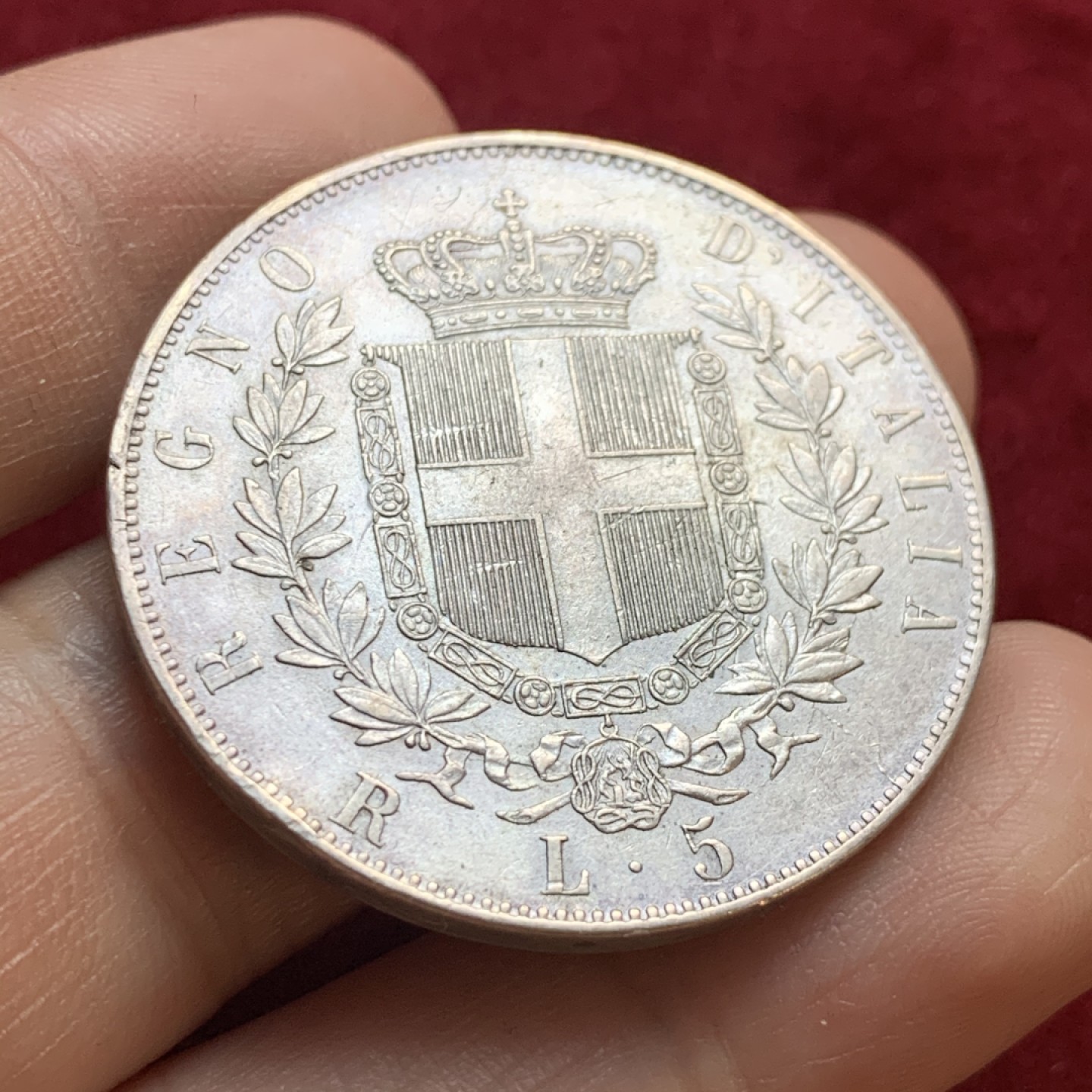 《竞宝斋》第55场-本周日，周一2场连拍（全场不限金额包邮） 意大利 1877年R版 伊曼纽尔二世 5里拉 大银币 胡子都没有磨损 淡彩包浆 背章 深打