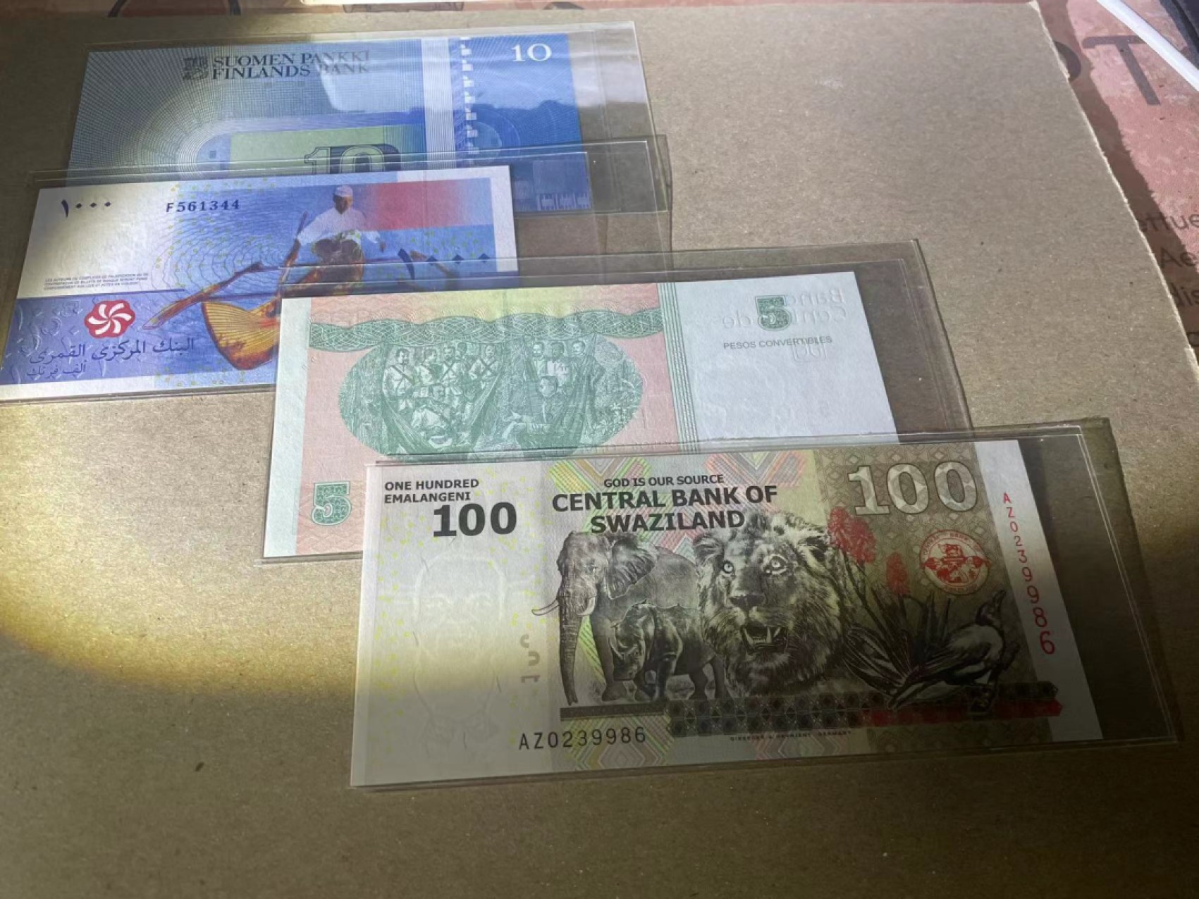 【Blue Auction】✨世界纸币精拍第182期——狮城巨轮（共78拍） 【一组4张】古巴、斯威士兰、芬兰、科摩罗纸币一组 全新UNC